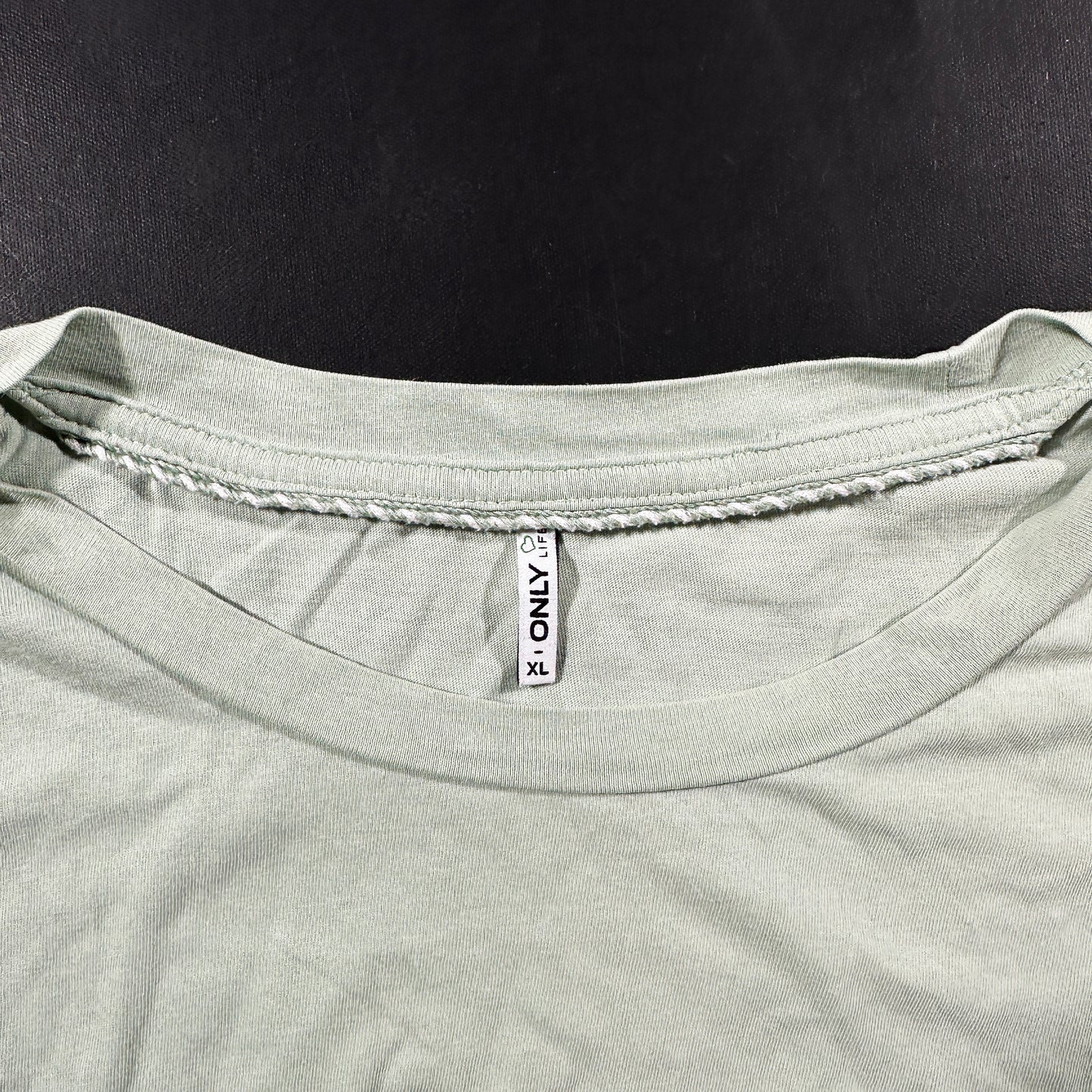 T-shirt - Sage & White - Size XL