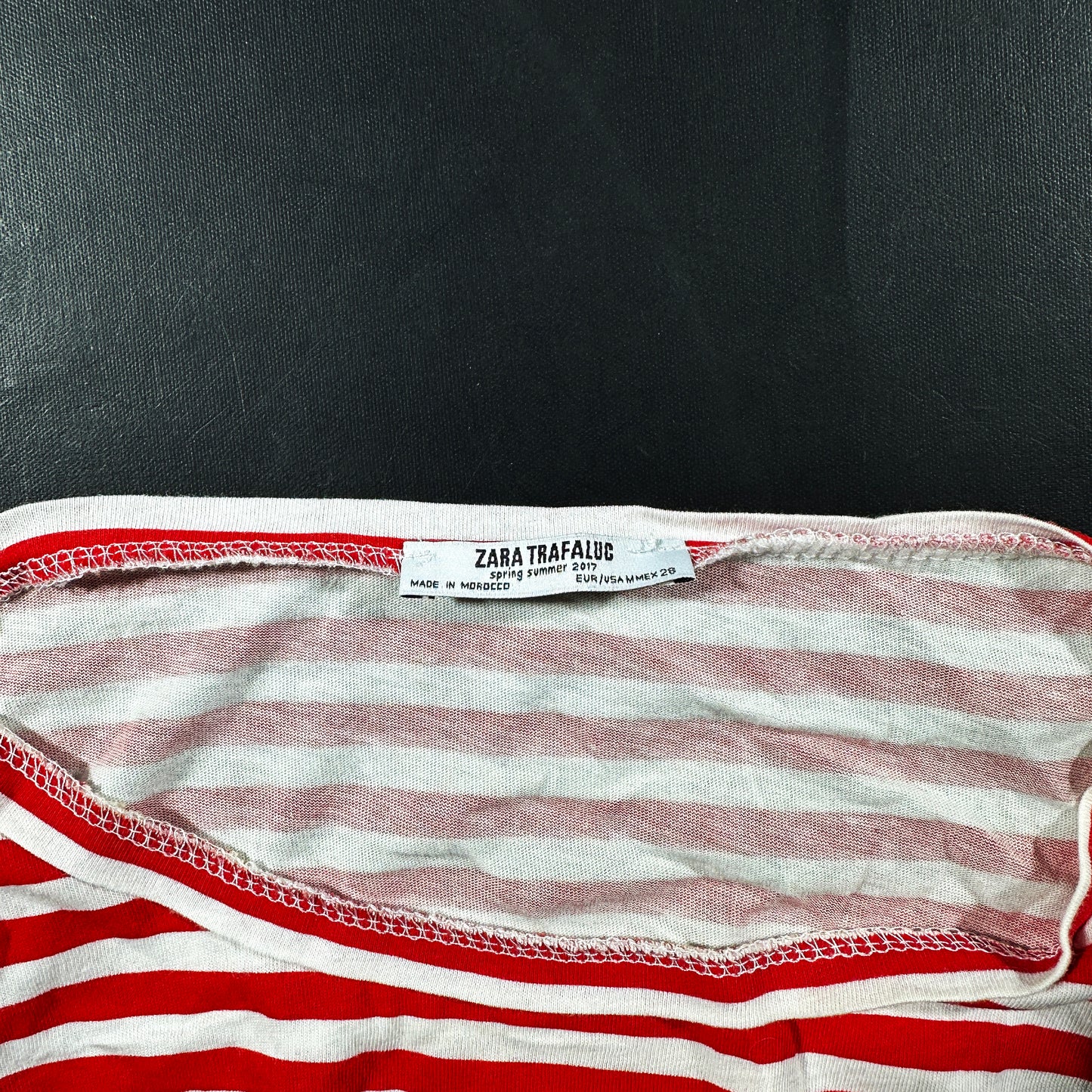 T-shirt - Red & White - Size M