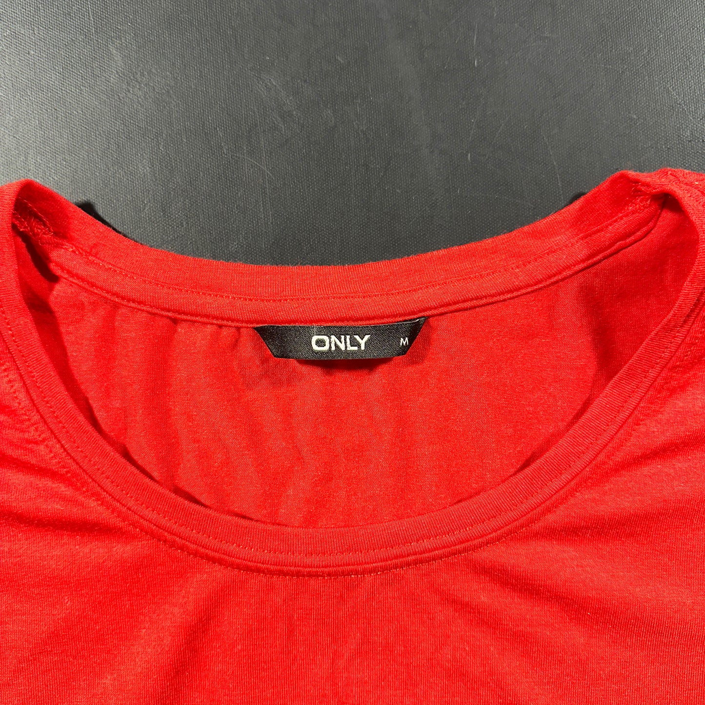 T-shirt - Red - Size M