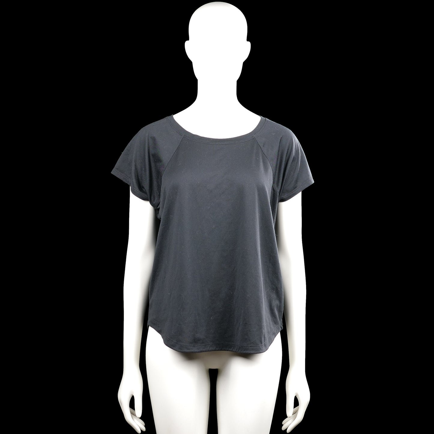 Soc - T-shirt - Charcoal - Size M - Charcoal solid top with a round neck and short sleeves. Curved hem with plain sleeve cuffs and a small logo at the upper back.