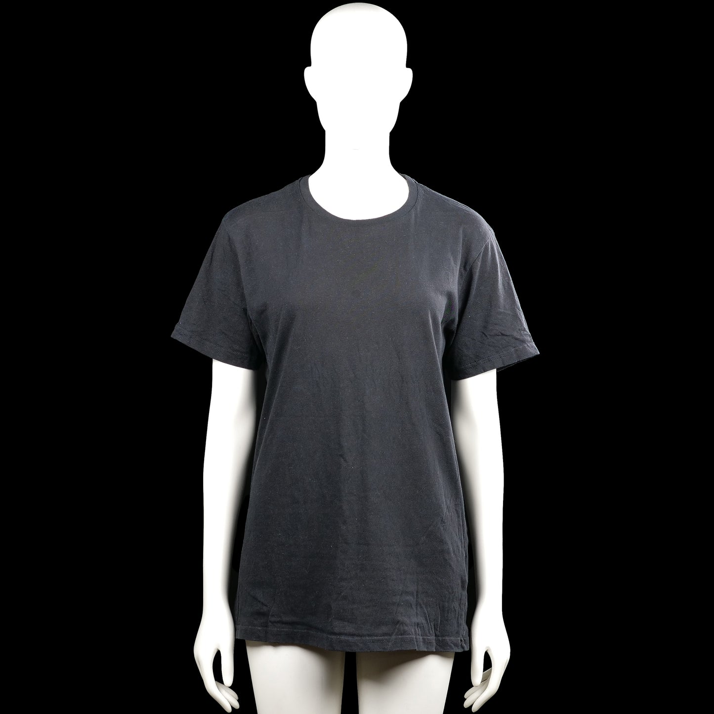 157 - T-shirt - Charcoal - Size M - Charcoal solid top with a round neck and short sleeves. Straight hem and plain sleeve cuffs.