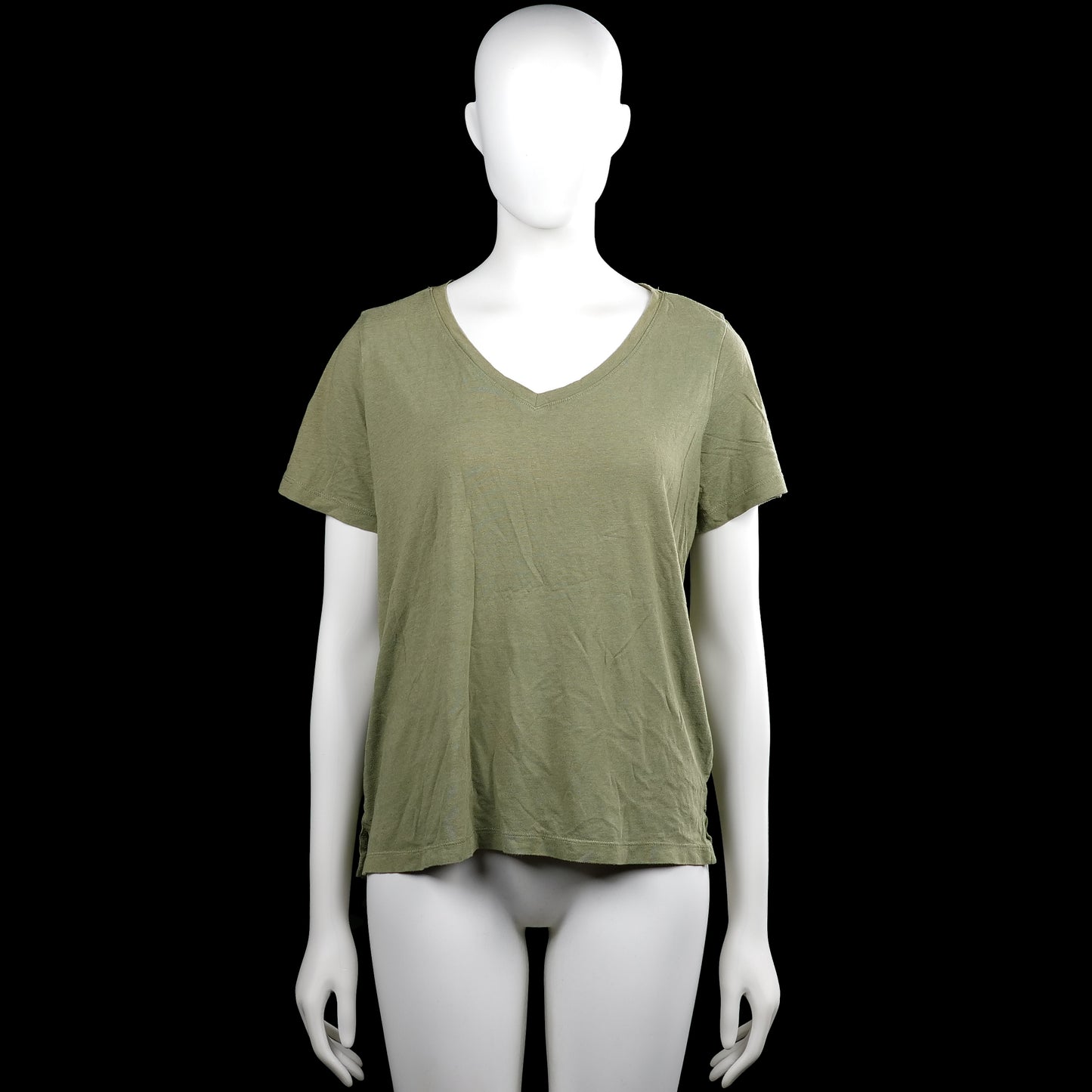 Hema - T-shirt - Olive - Size S - Olive solid top with a V-neck and short sleeves. Straight hem with small side slits.