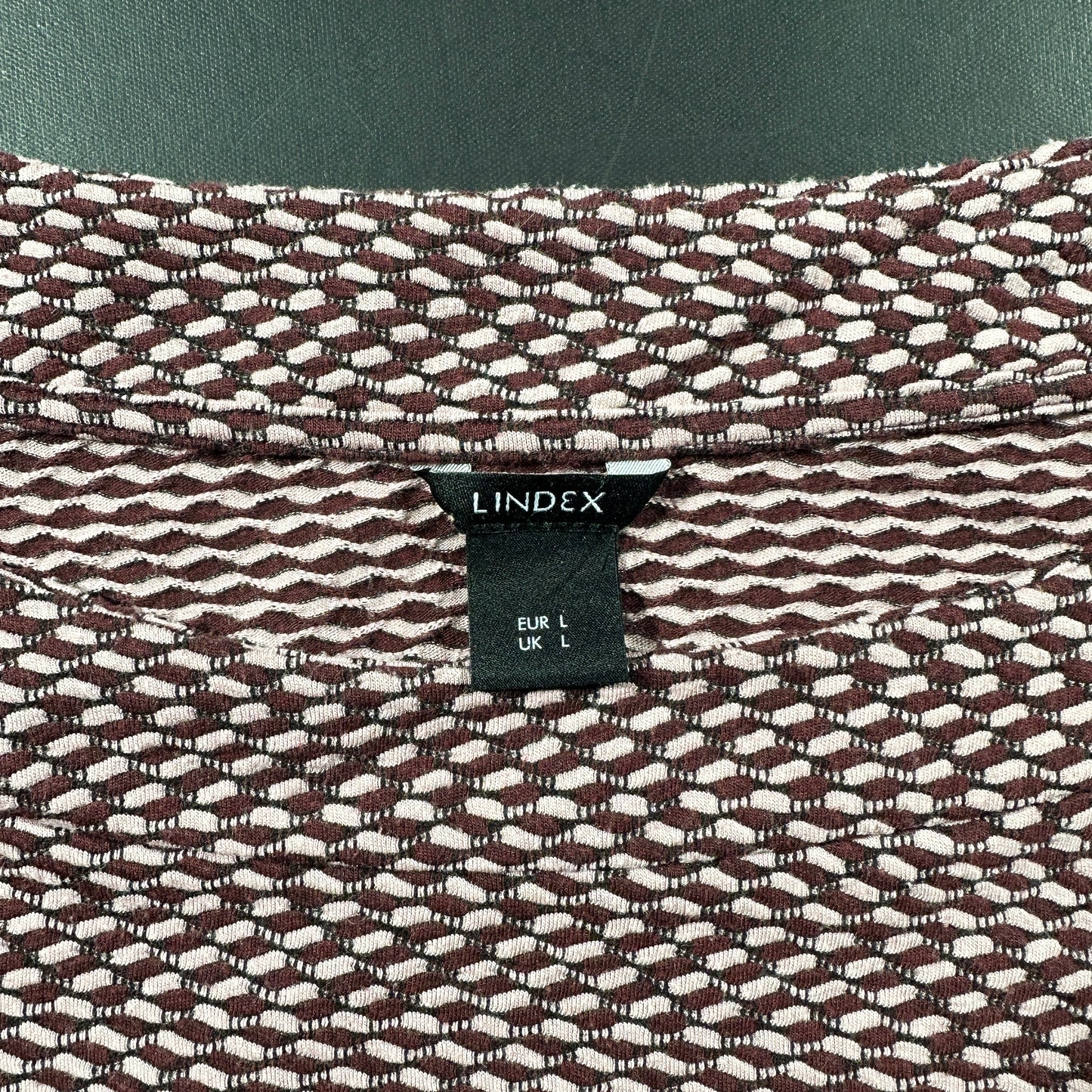 T-shirt - Burgundy & White - Size L