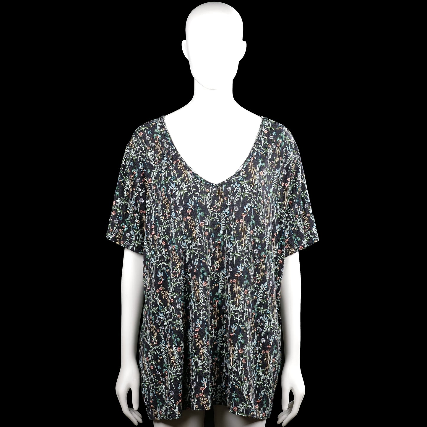 Msmode - T-shirt - Multicolored - Size 2XL - Multicolored floral top with a scoop neckline and short sleeves. Straight hem with plain sleeve cuffs.