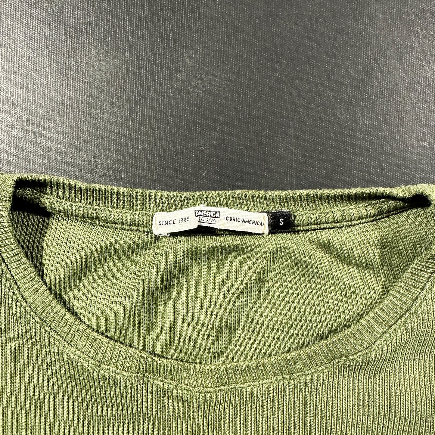 T-shirt - Olive - Size S