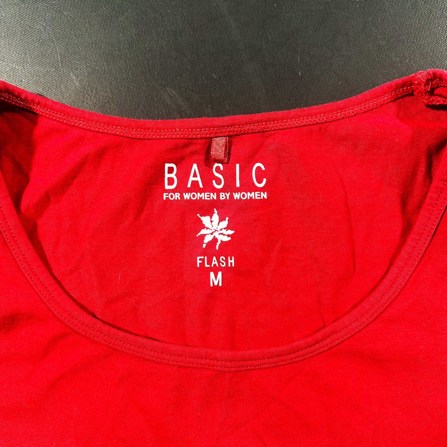 T-shirt - Red - Size M