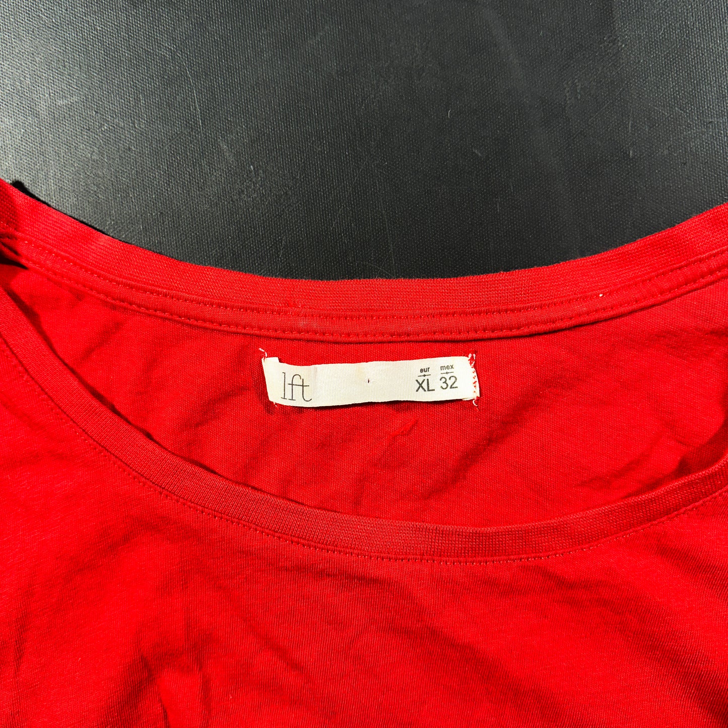 T-shirt - Red & White - Size XL