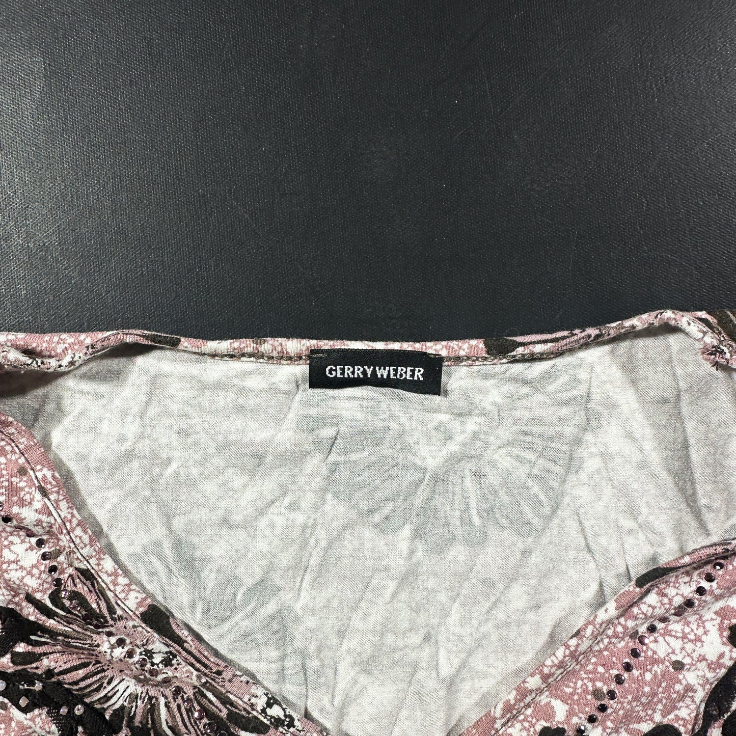 T-shirt - Pink & Black - Size L