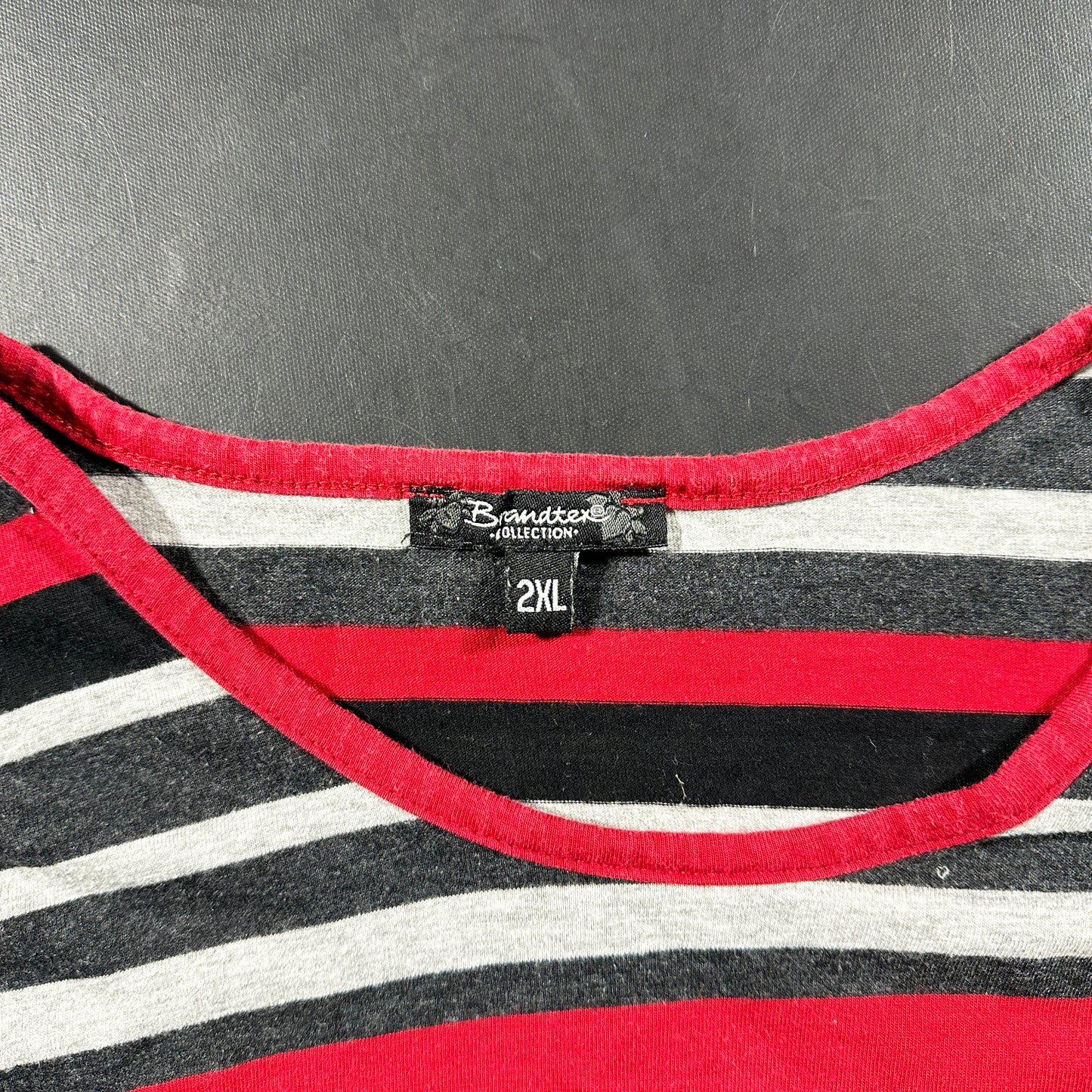 Long-sleeve top - Red & Charcoal - Size 2XL