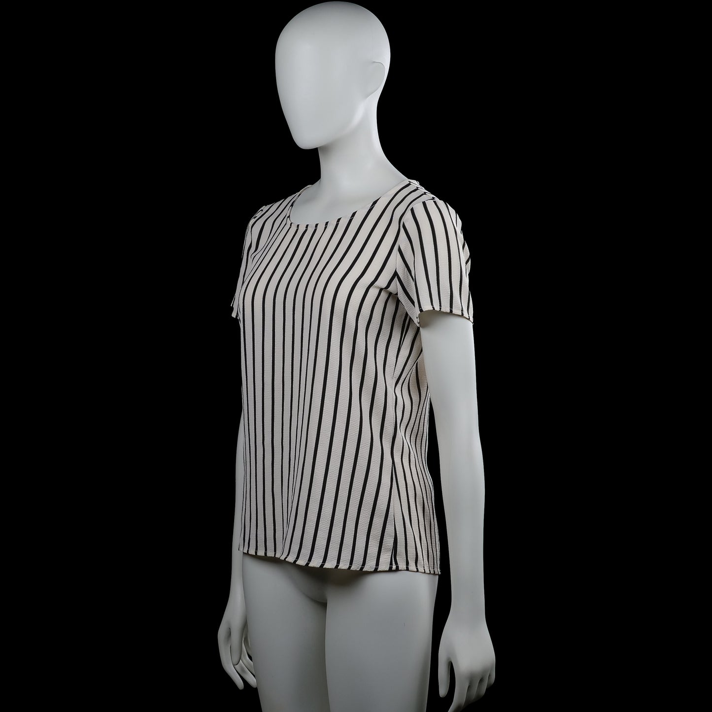 T-shirt - White & Black - Size XS