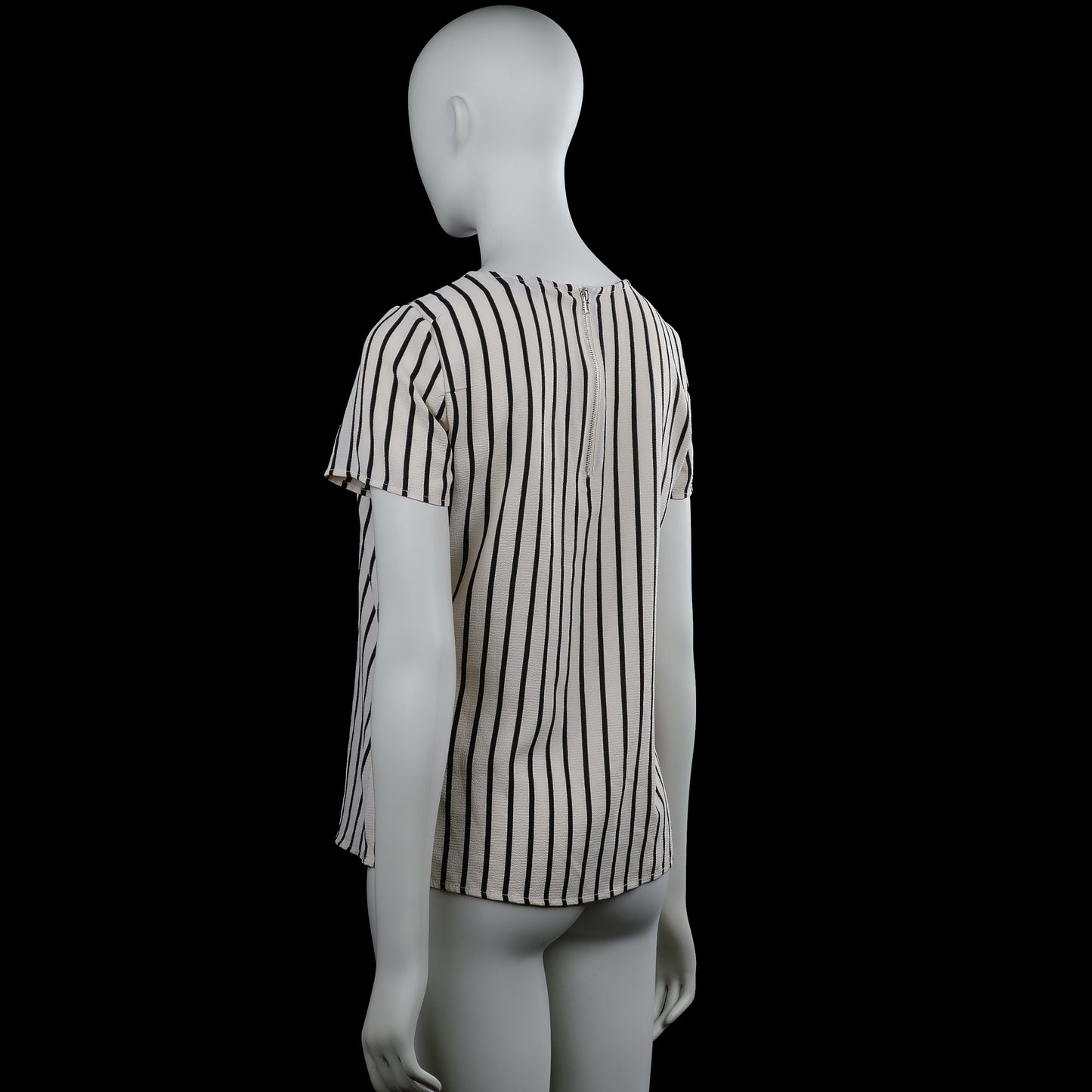 T-shirt - White & Black - Size XS