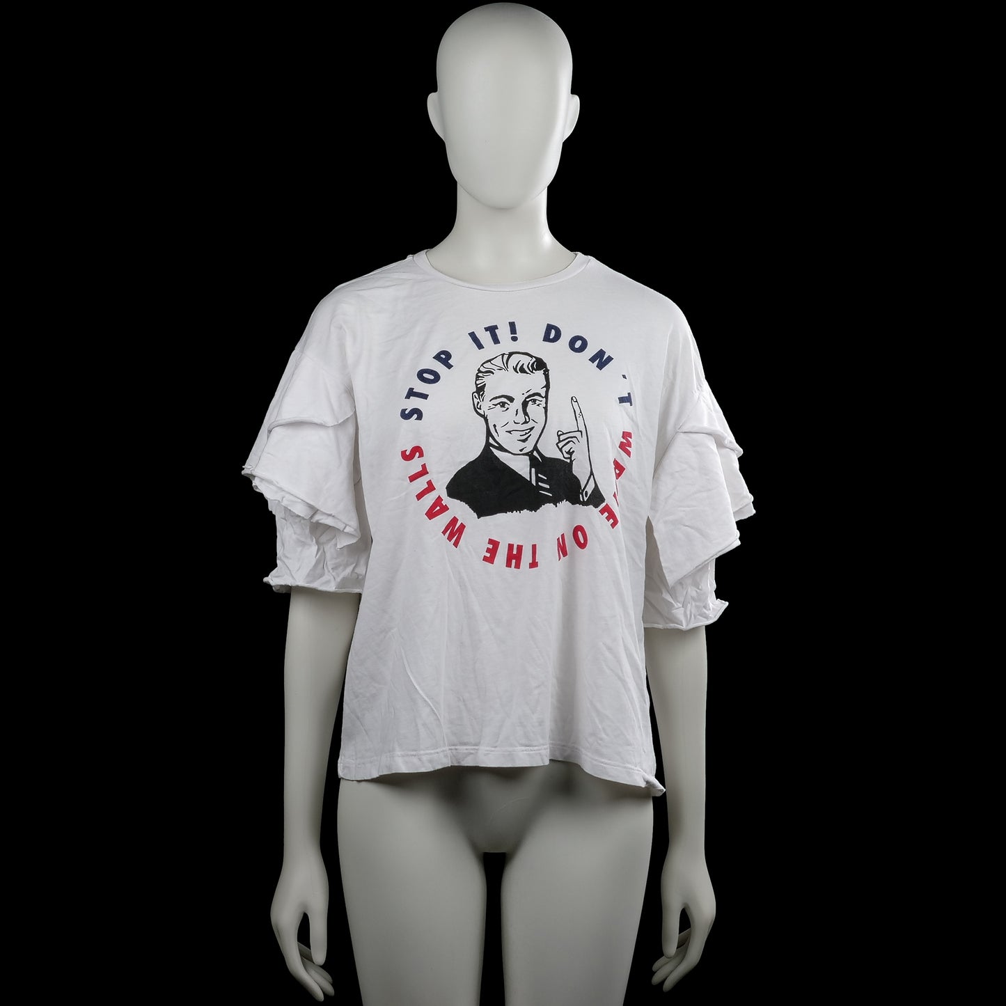 Zara trafaluc - T-shirt - White - Size M - White T-shirt with a round neck and short sleeves featuring layered ruffle details. Front has a graphic print with text, and the hem is straight.