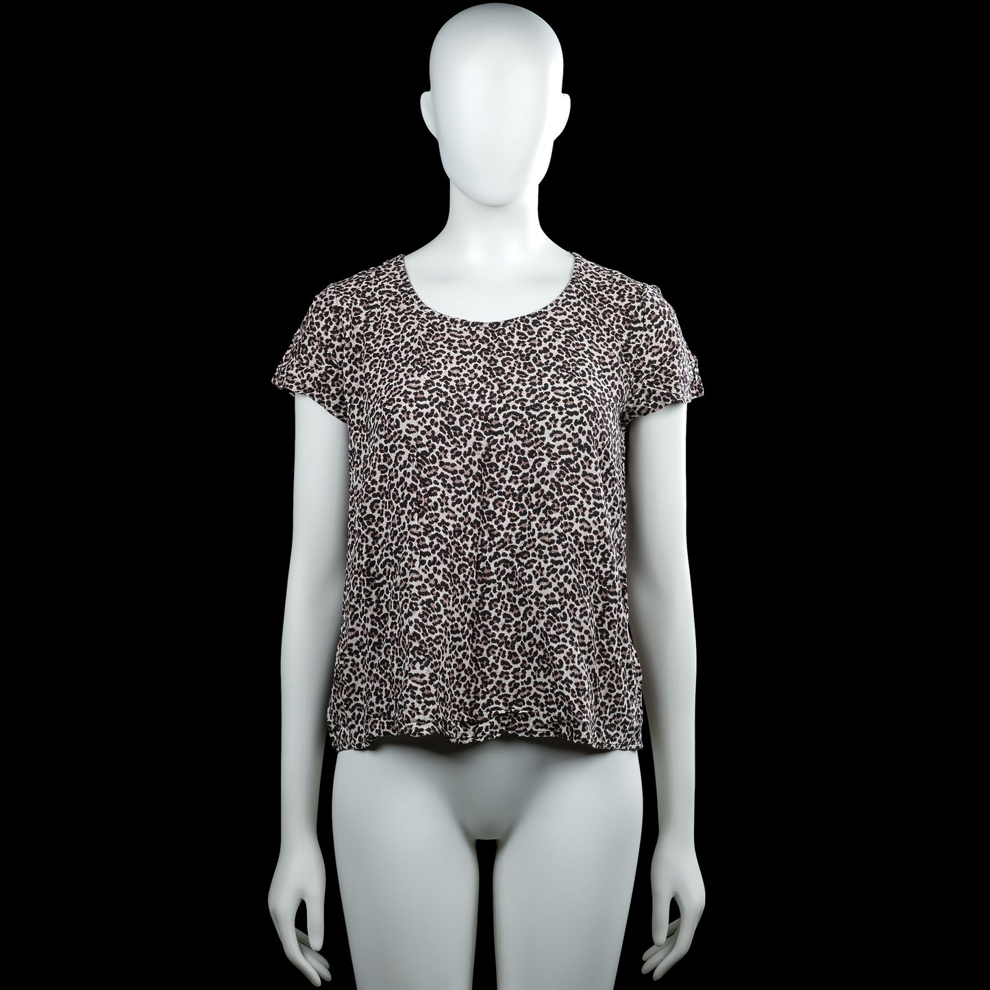 Only - T-shirt - Beige & Black - Size 38 - Beige and black leopard print top with a scoop neckline and short sleeves. Straight hem and a back keyhole opening with a button closure.