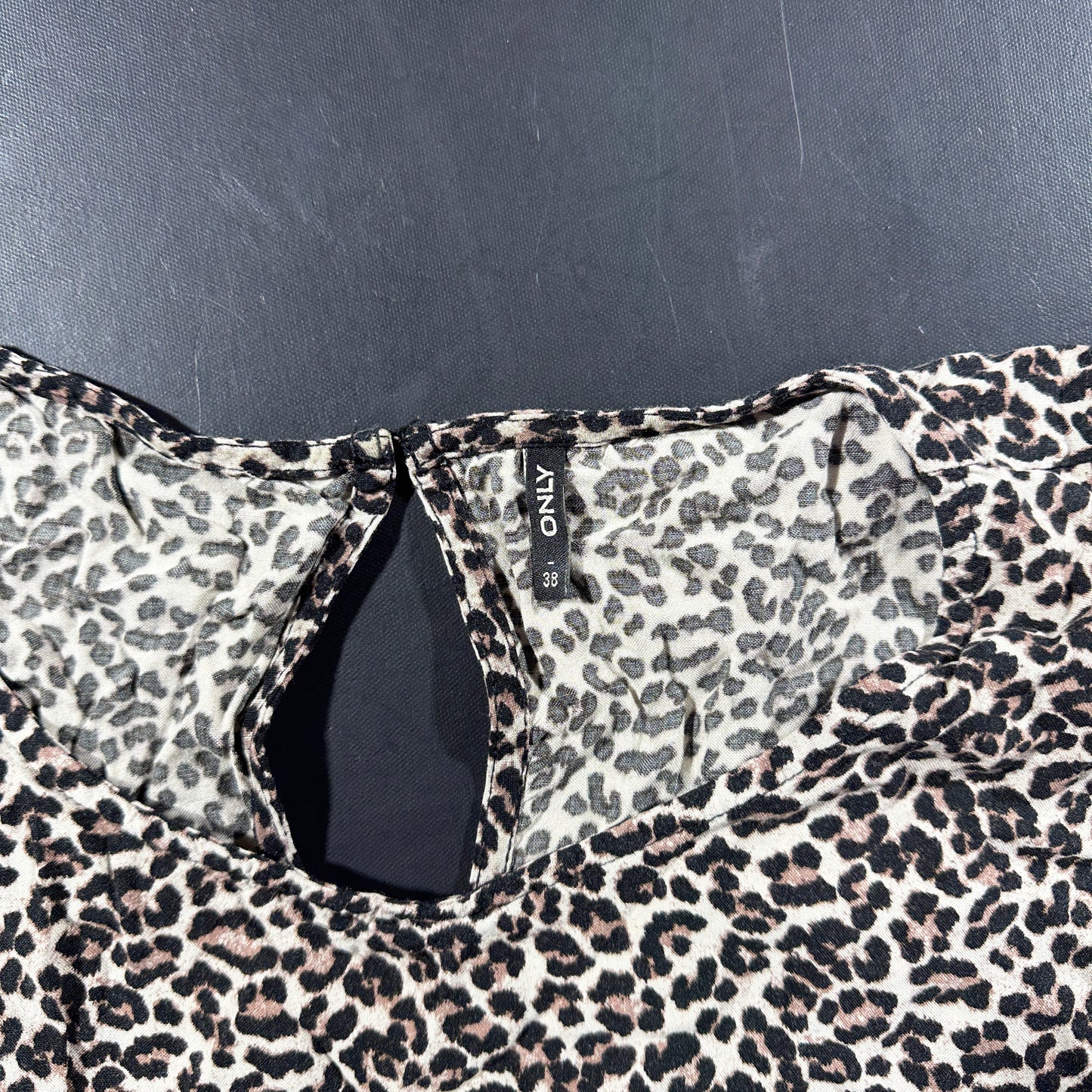 T-shirt - Beige & Black - Size 38