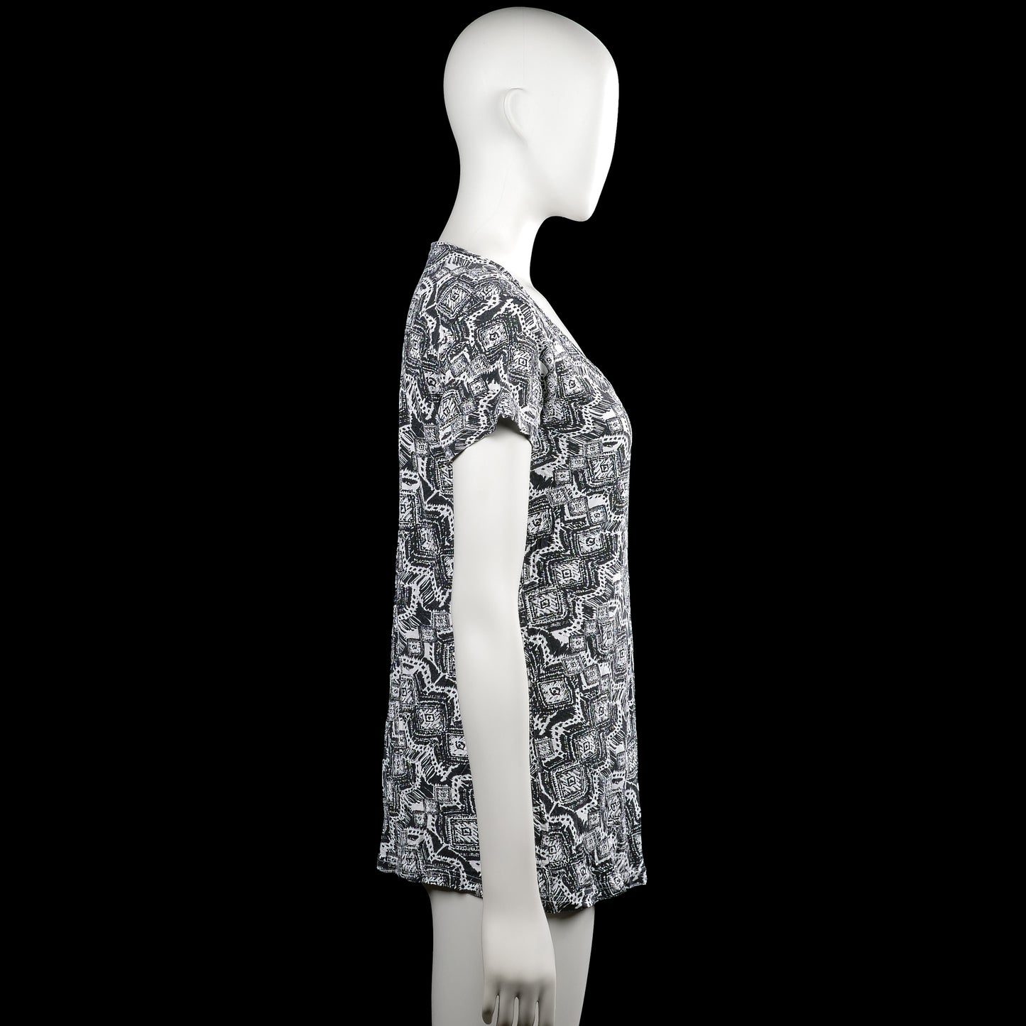 T-shirt - Black & White - Size L