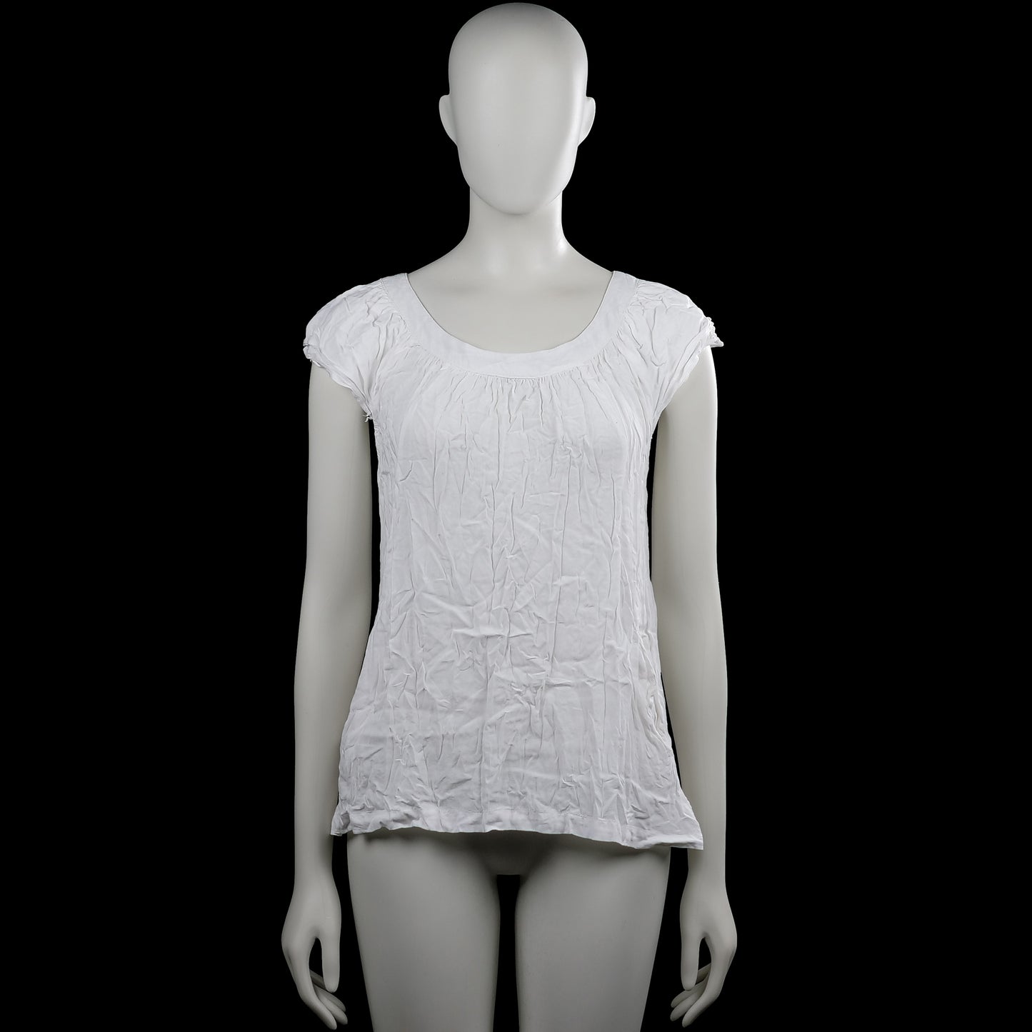 Amisu - Blouse - White - Size L - White solid top with a scoop neckline and short sleeves. Features a straight hem and a back keyhole opening with a button closure.