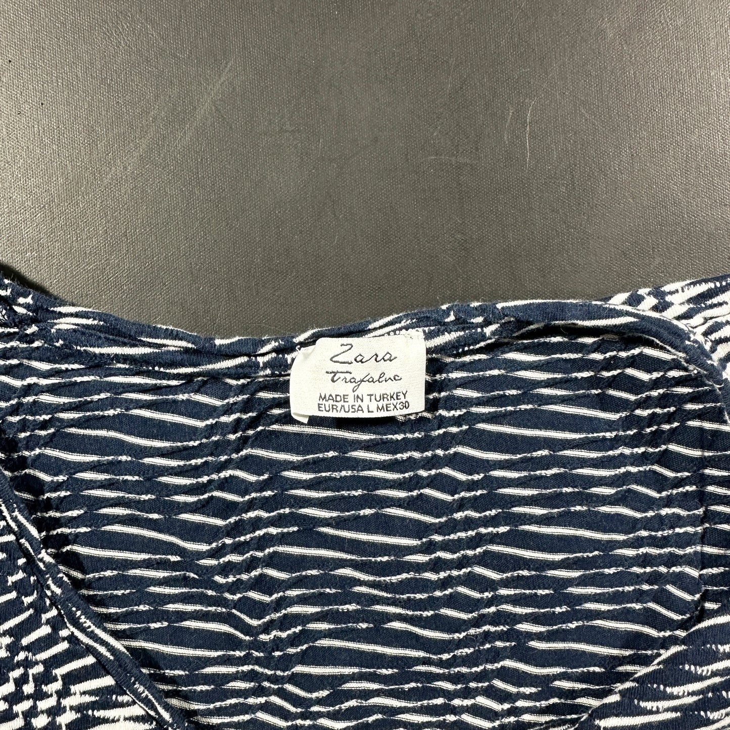 T-shirt - Navy & White - Size L