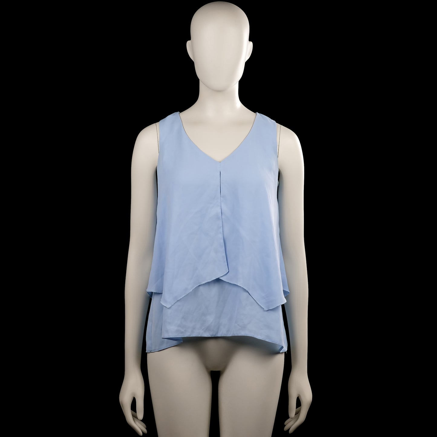 Atmosphere - Tank top - Light Blue - Size 34 - Light blue solid sleeveless top with a V-neckline. Layered asymmetrical hem with an overlapping front panel.