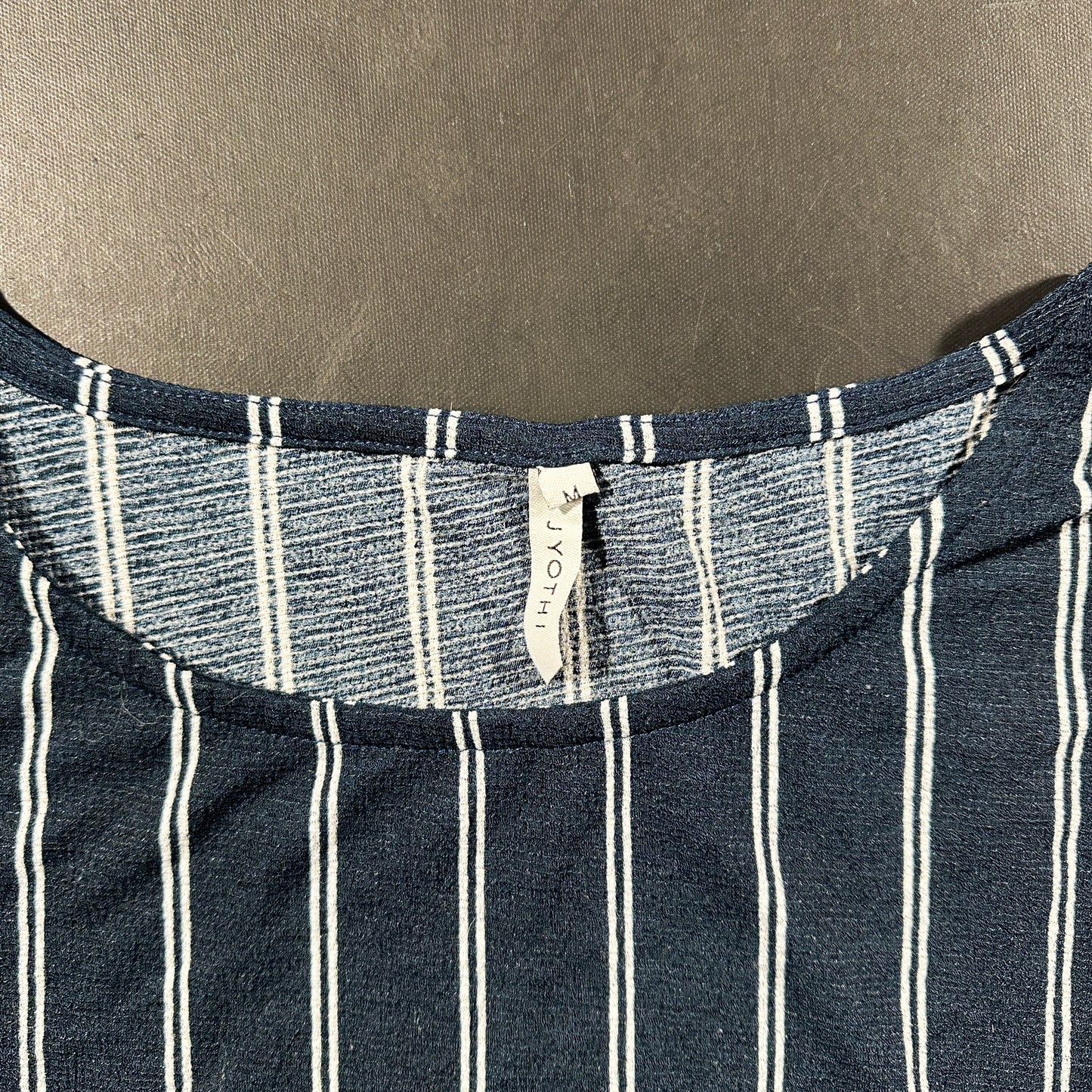 T-shirt - Navy & White - Size M