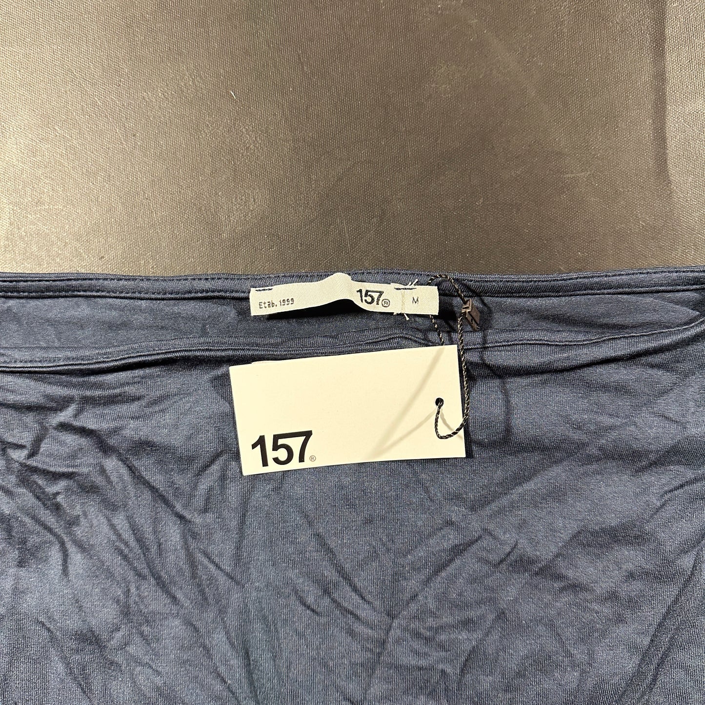 T-shirt - Navy - Size M - (NEW)