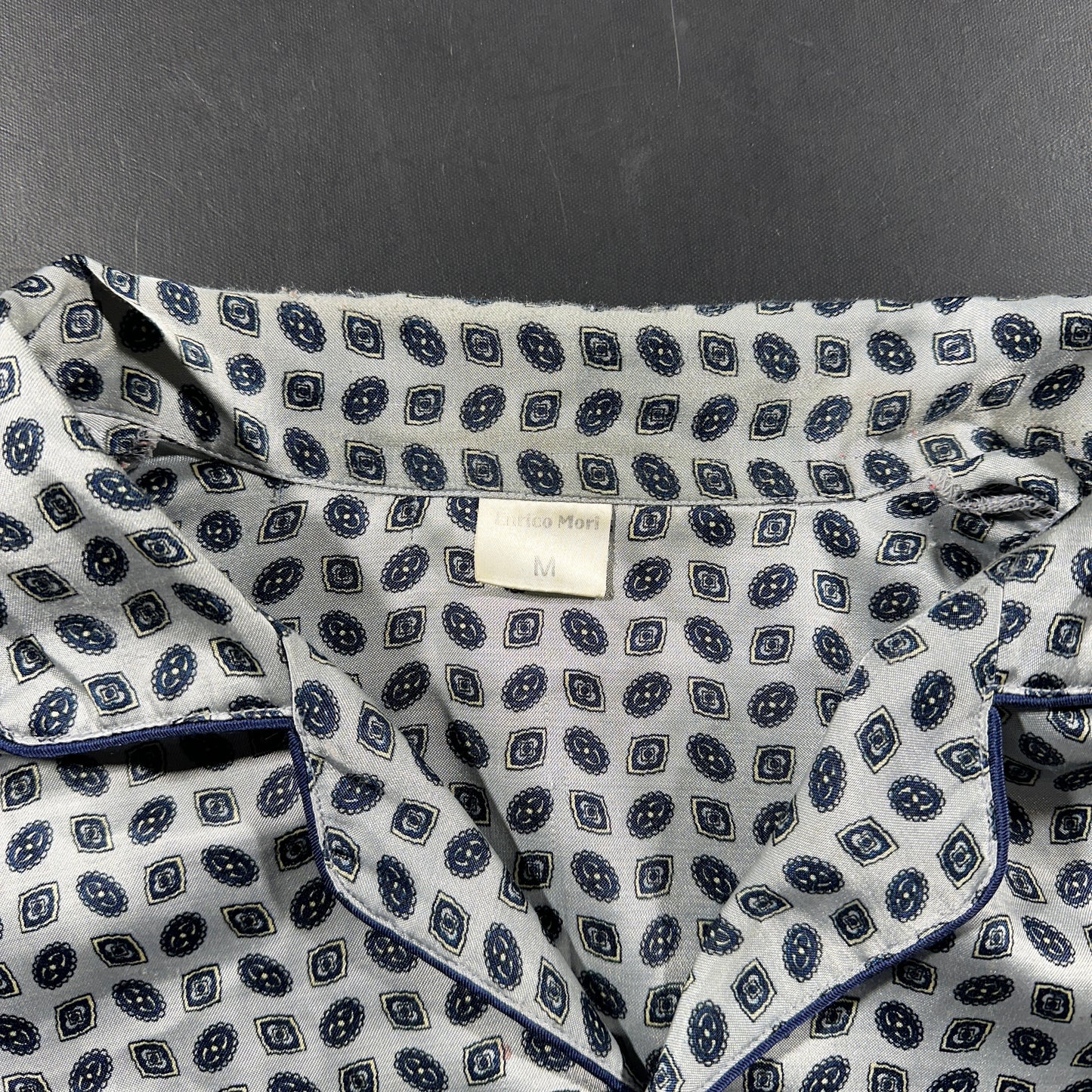 Shirt - White & Navy - Size M