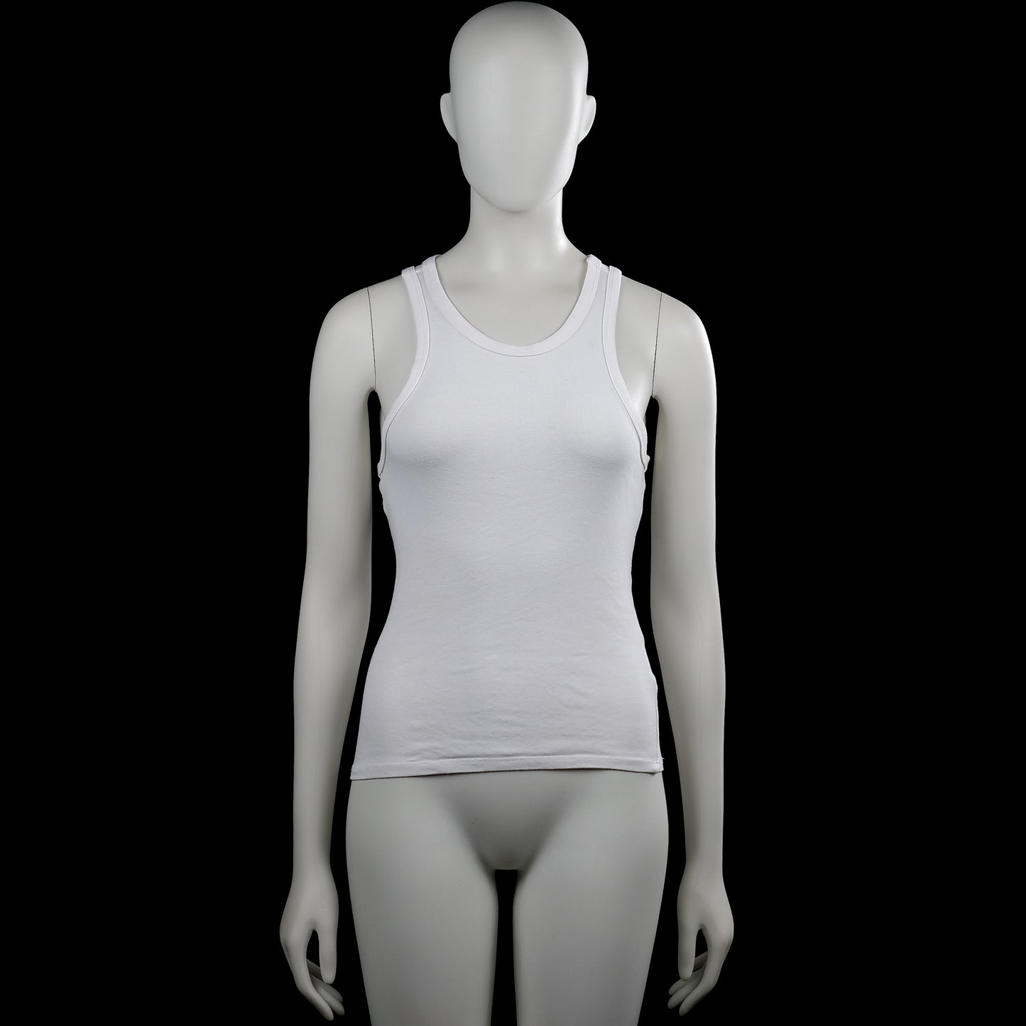 Gina Tricot - Tank top - White - Size M - White solid sleeveless tank top with a scoop neckline and wide shoulder straps. Straight hem with plain armhole and neckline binding.