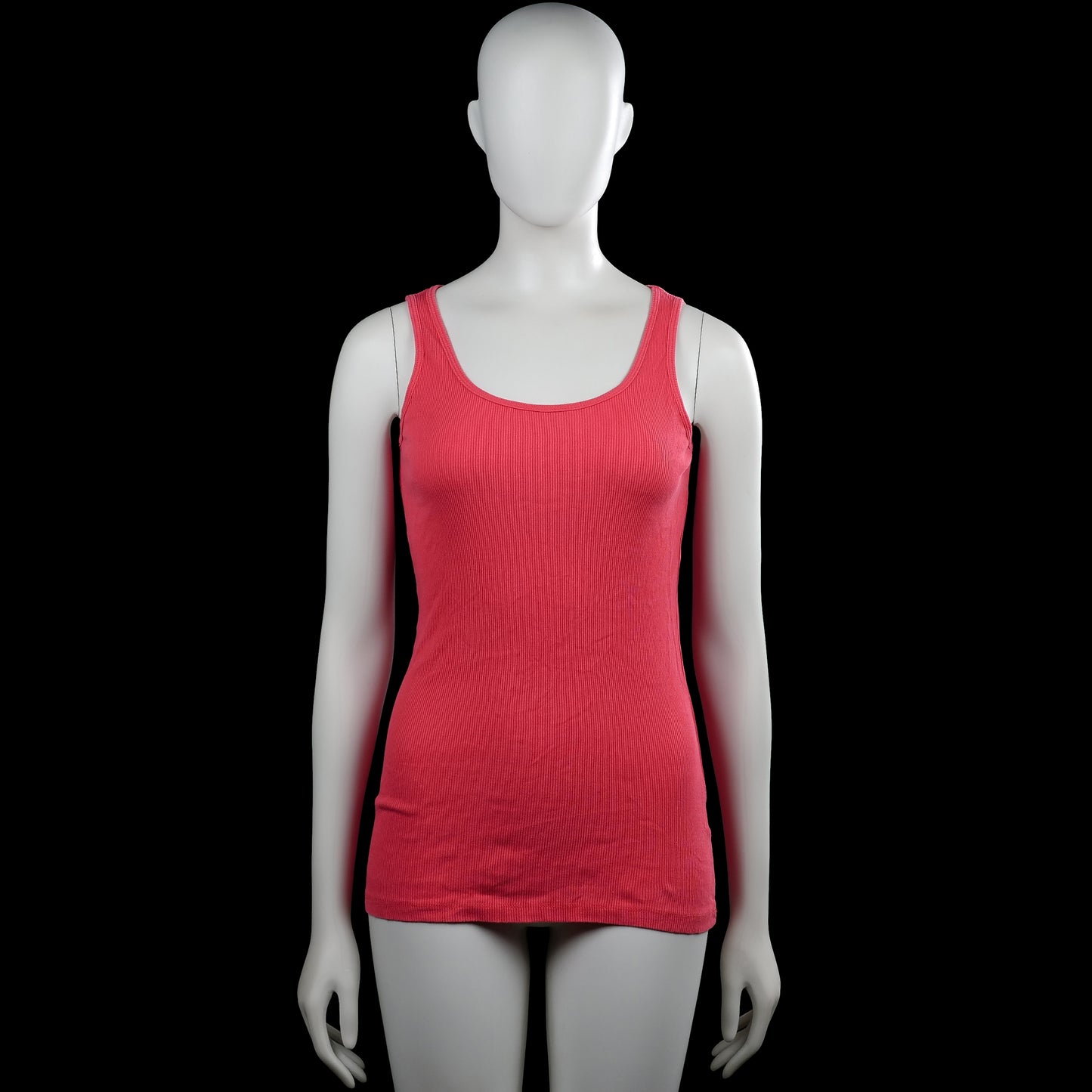 I love miss milla - Tank top - Pink - Size L - Pink solid sleeveless top with a scoop neckline and wide shoulder straps. Straight hem with no visible closures or pockets.