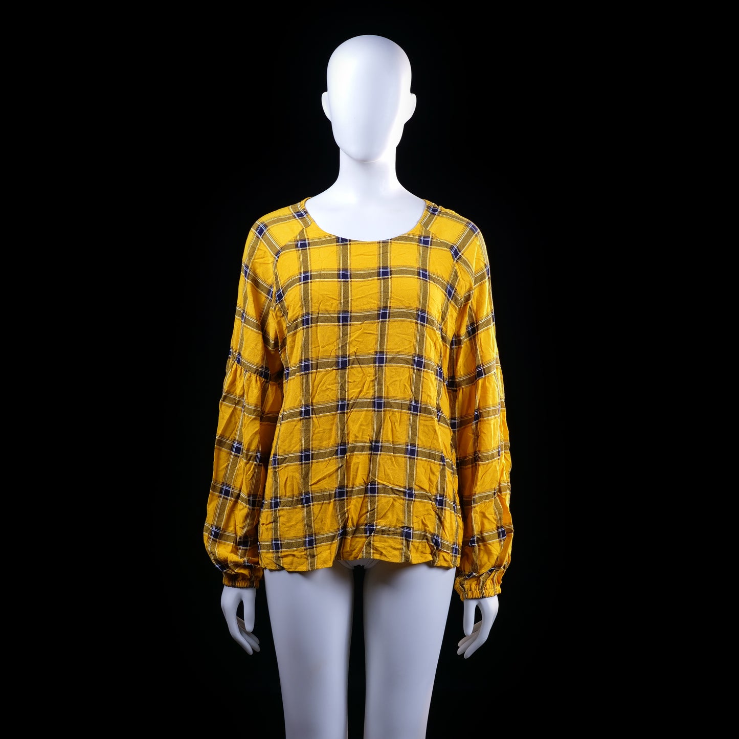 Cubus - Blouse - Mustard & Navy - Size 44 - Loose-fitting long sleeve top with a plaid pattern, featuring gathered elastic cuffs and a keyhole button closure at the back. The hem is slightly curved and relaxed.