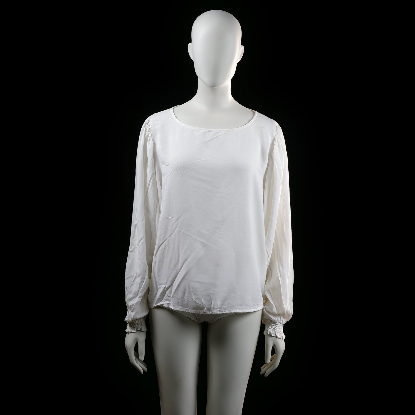 Jdy - Blouse - White - Size 40 - Loose-fitting long-sleeve top with gathered fabric at the shoulders and smocked cuffs. Features a wide round neckline and a slightly rounded hem.