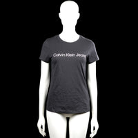 Calvin klein jeans - T-shirt - Charcoal - Size S - Charcoal short-sleeve T-shirt with a round neck and straight hem. Features white text print across the chest and plain sleeve cuffs.