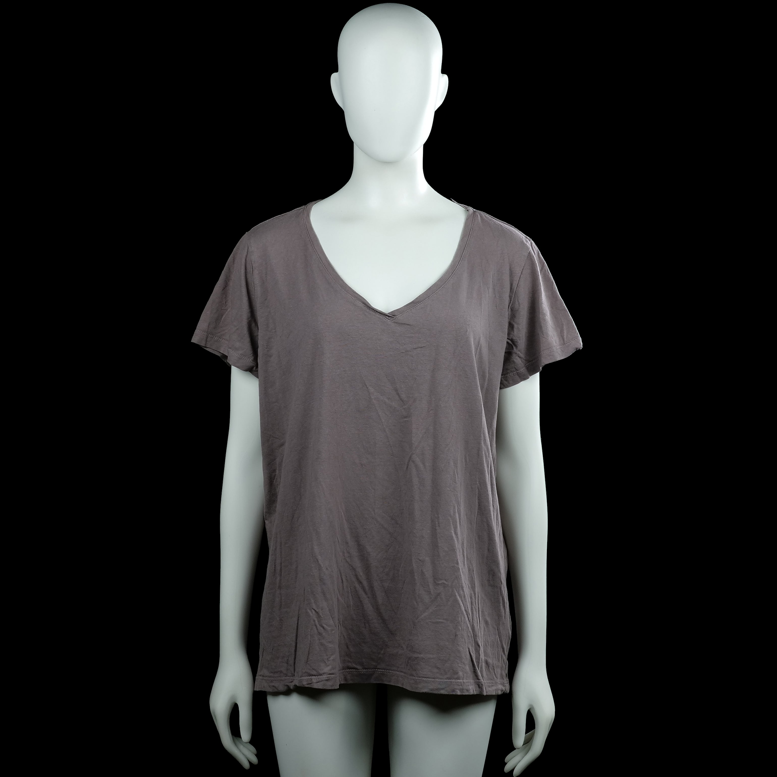 Basic You - T-shirt - Gray - Size XL - Gray solid top with a V-neckline and short sleeves. Straight hem with plain sleeve cuffs.