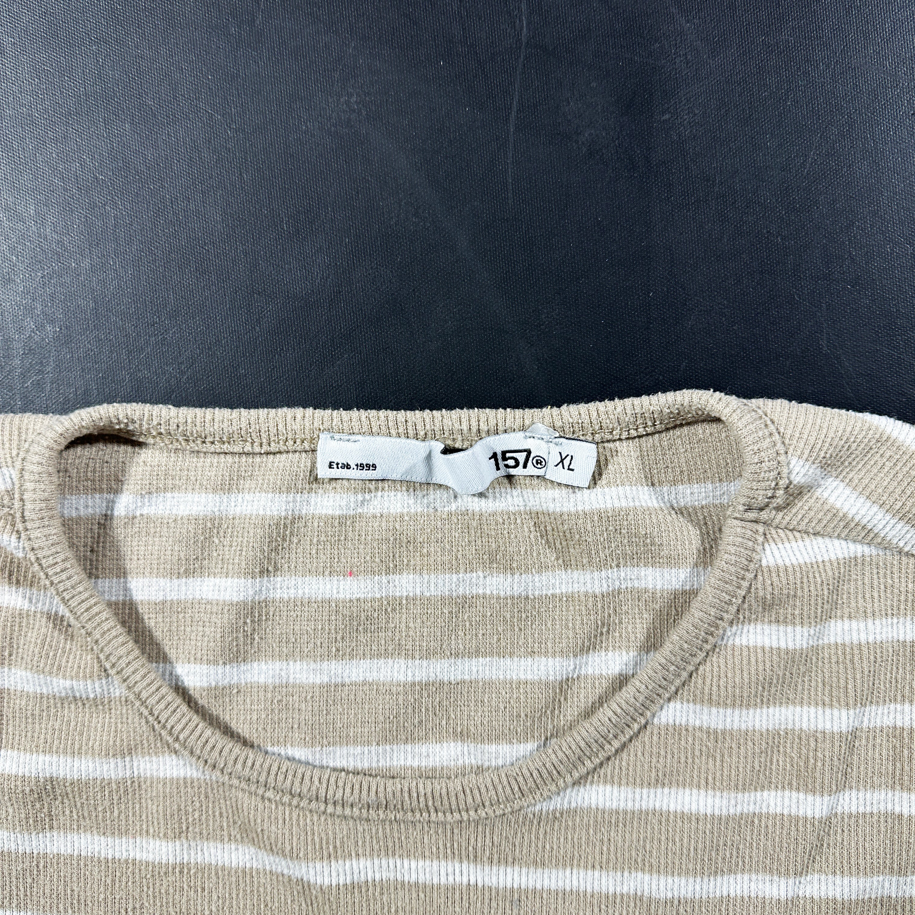 T-shirt - Beige & White - Size XL
