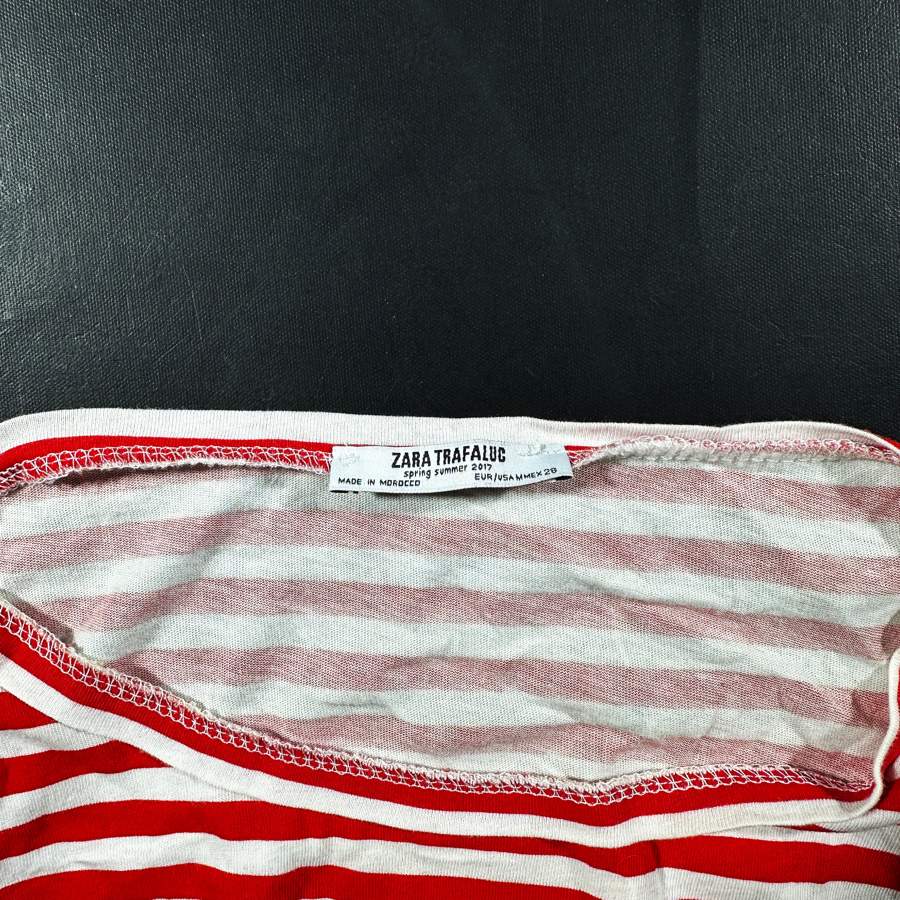 T-shirt - Red & White - Size M