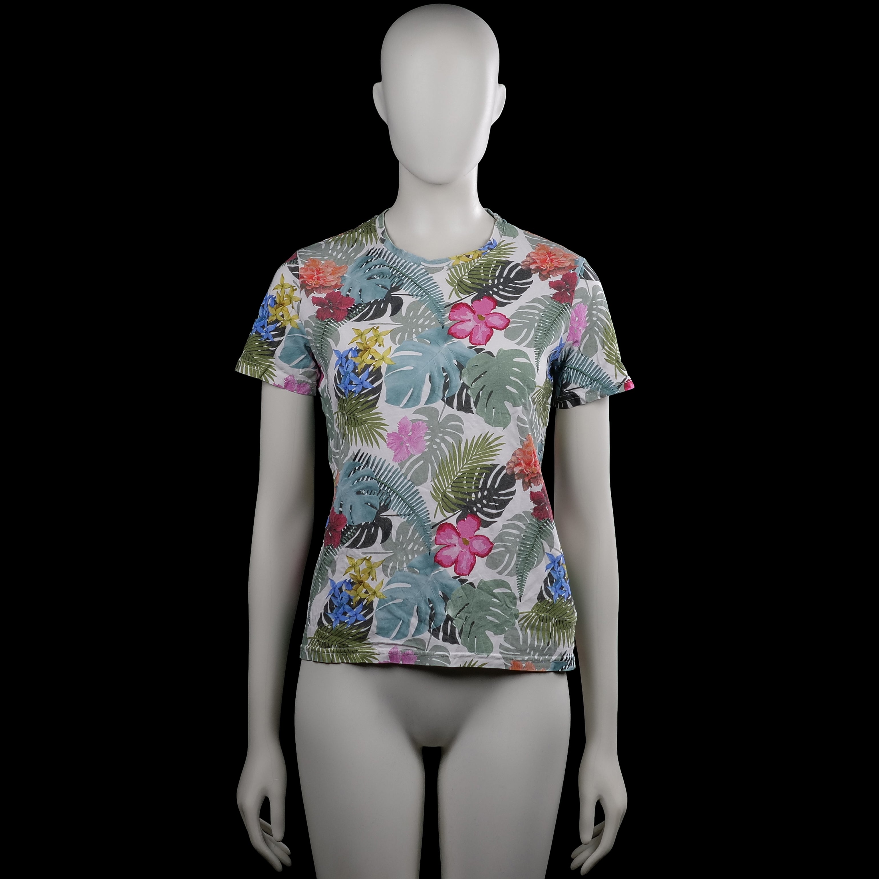 Lindex kids - T-shirt - Multicolored - Size 146, 152 - Multicolored floral top with a round neckline and short sleeves. Straight hem and plain sleeve cuffs.