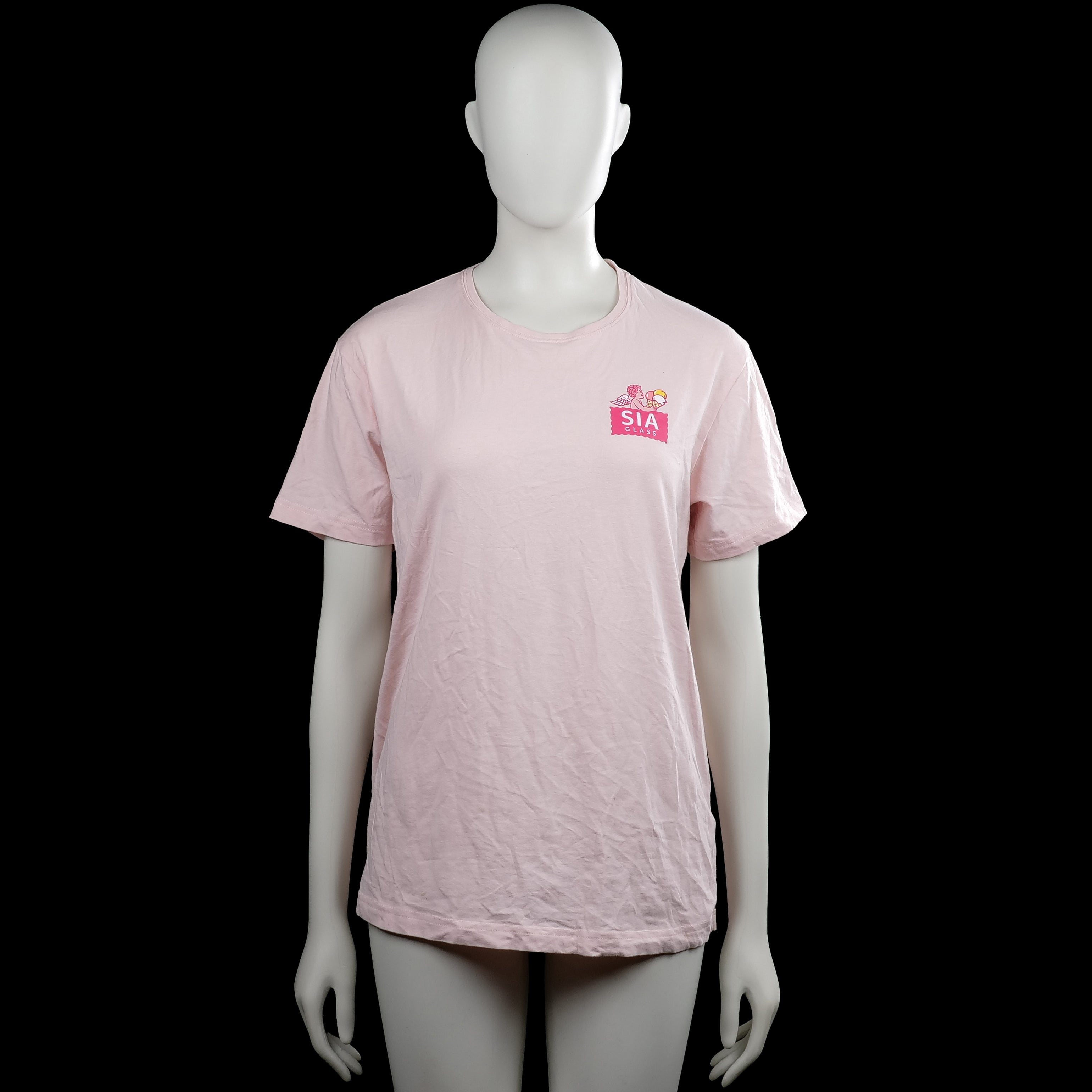 Sia glass - T-shirt - Light Pink - Size L - Light pink short-sleeve T-shirt with a round neck and straight hem. Features a small graphic on the chest and large printed text across the upper back.