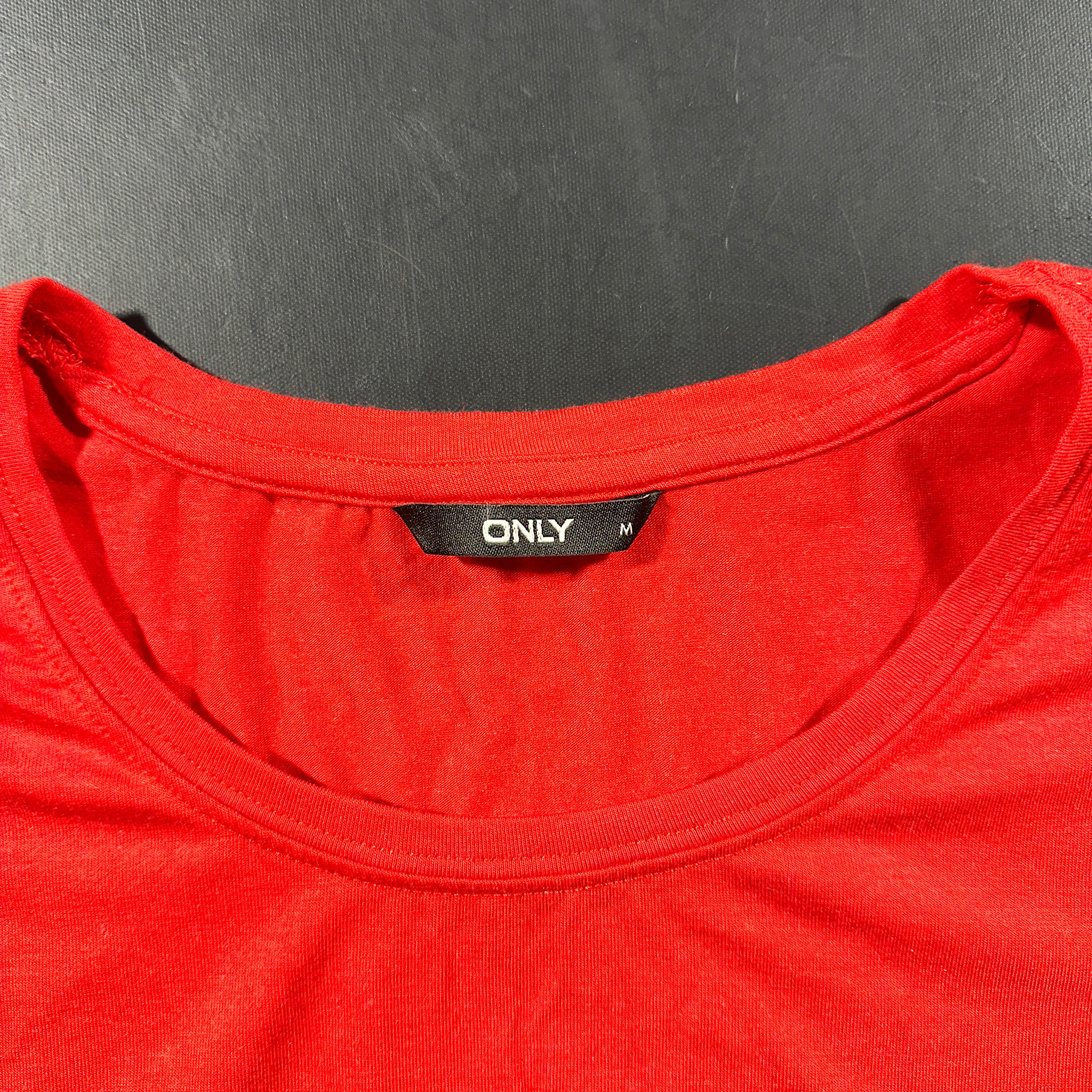 T-shirt - Red - Size M