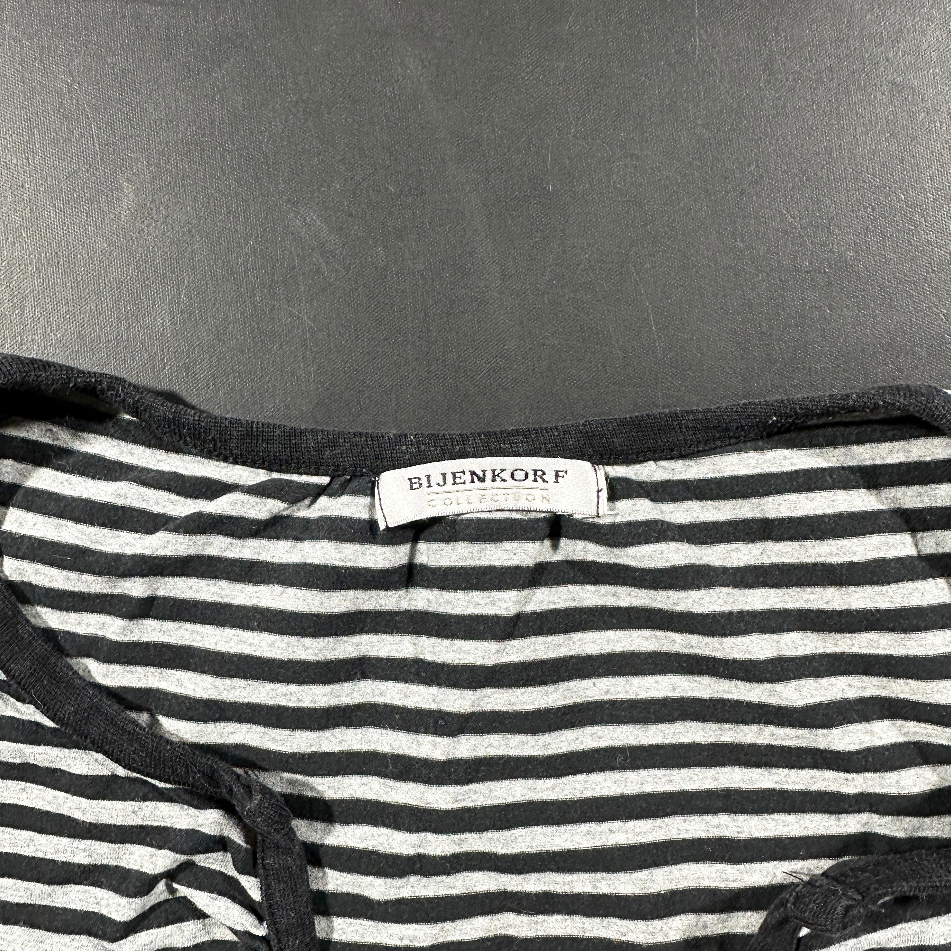 T-shirt - Black & Gray - Size M