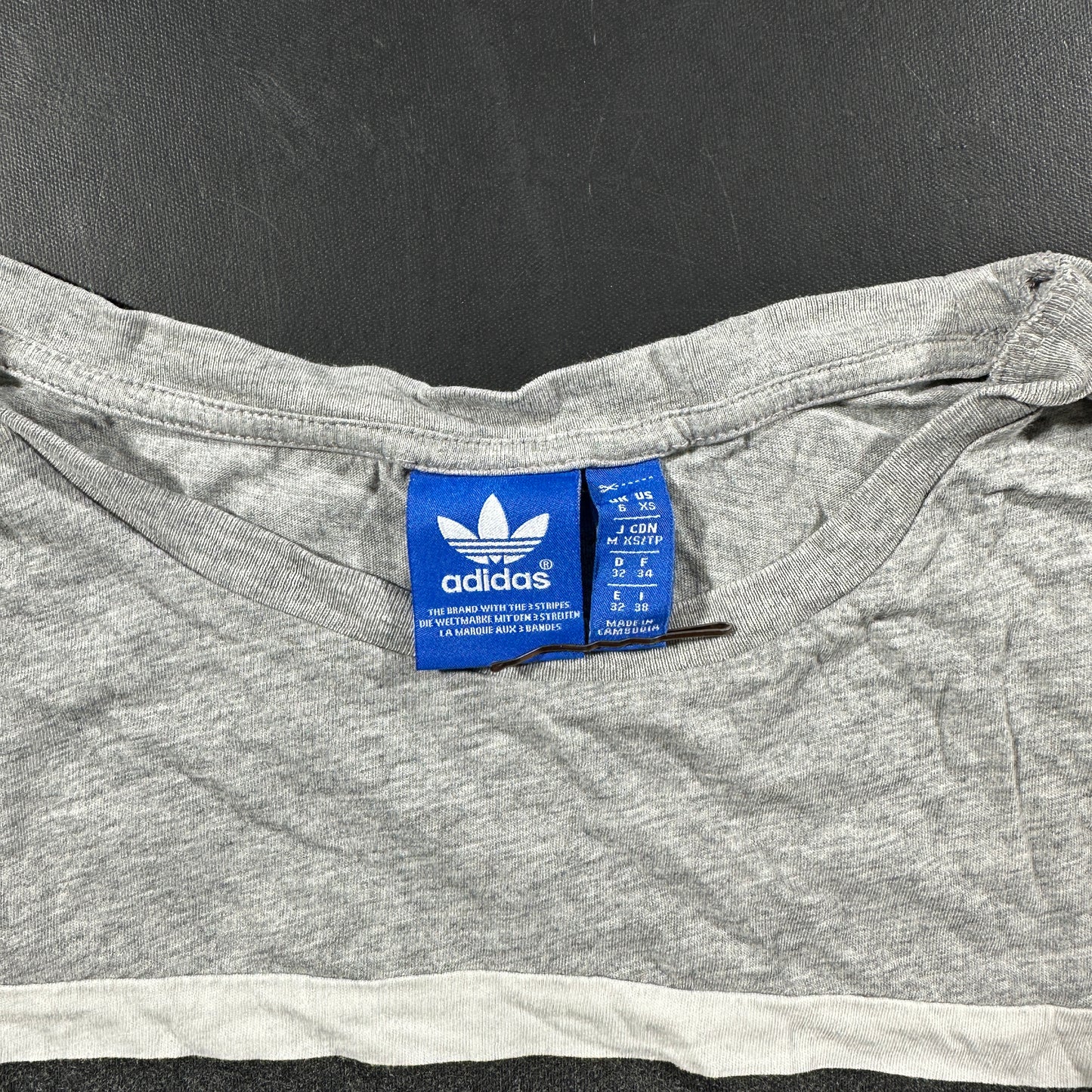 T-shirt - Light Gray & Black - Size 32