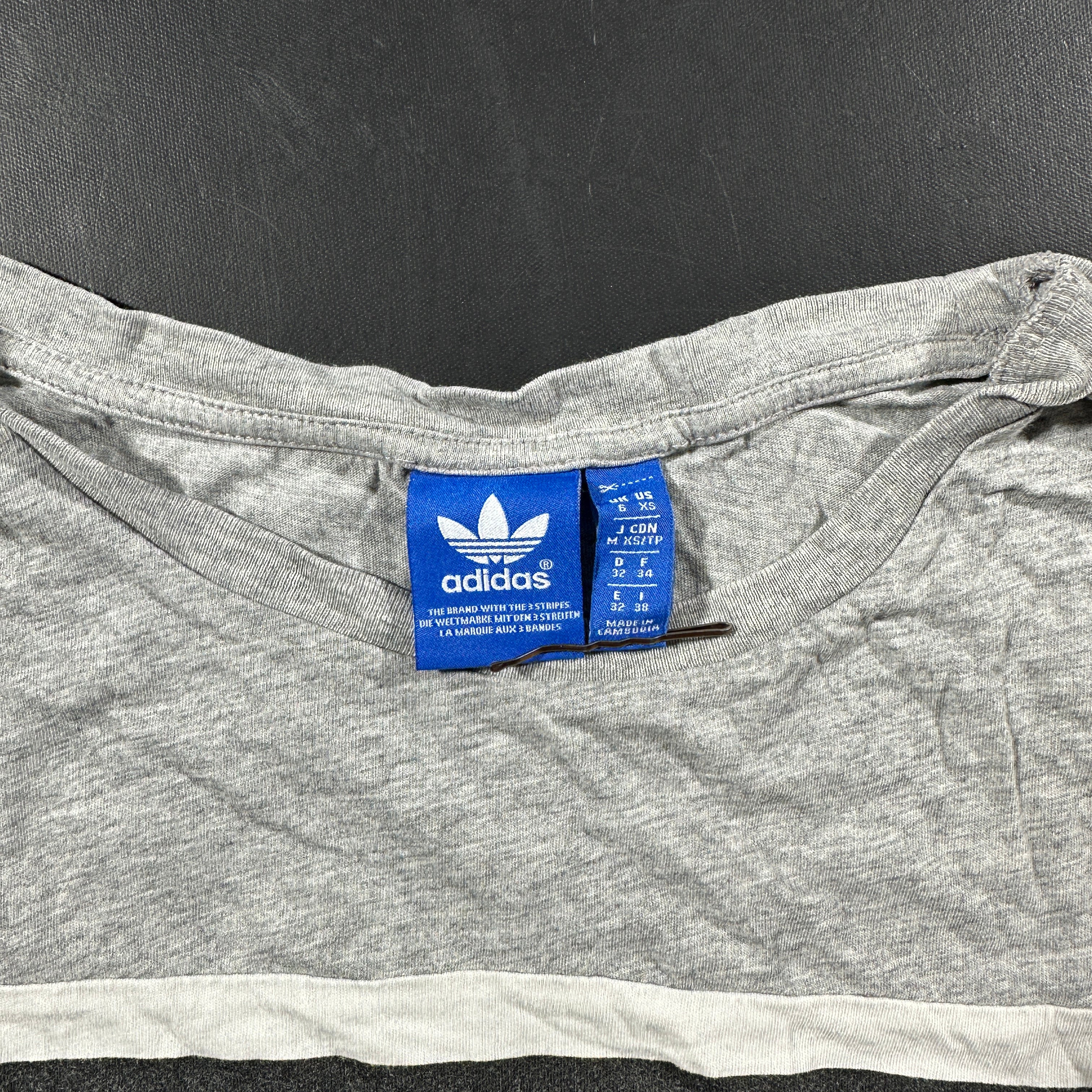 T-shirt - Light Gray & Black - Size 32