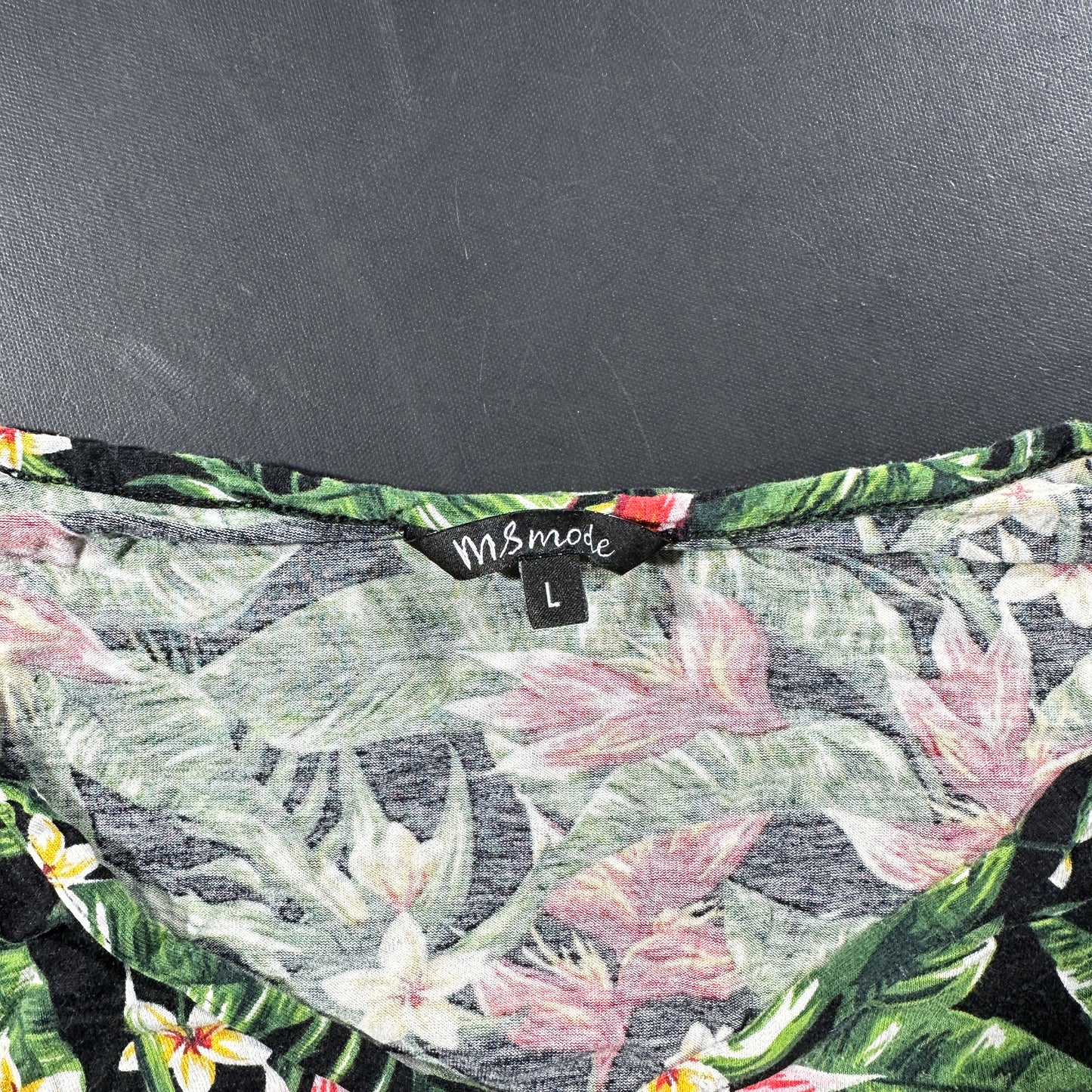 T-shirt - Multicolored - Size L