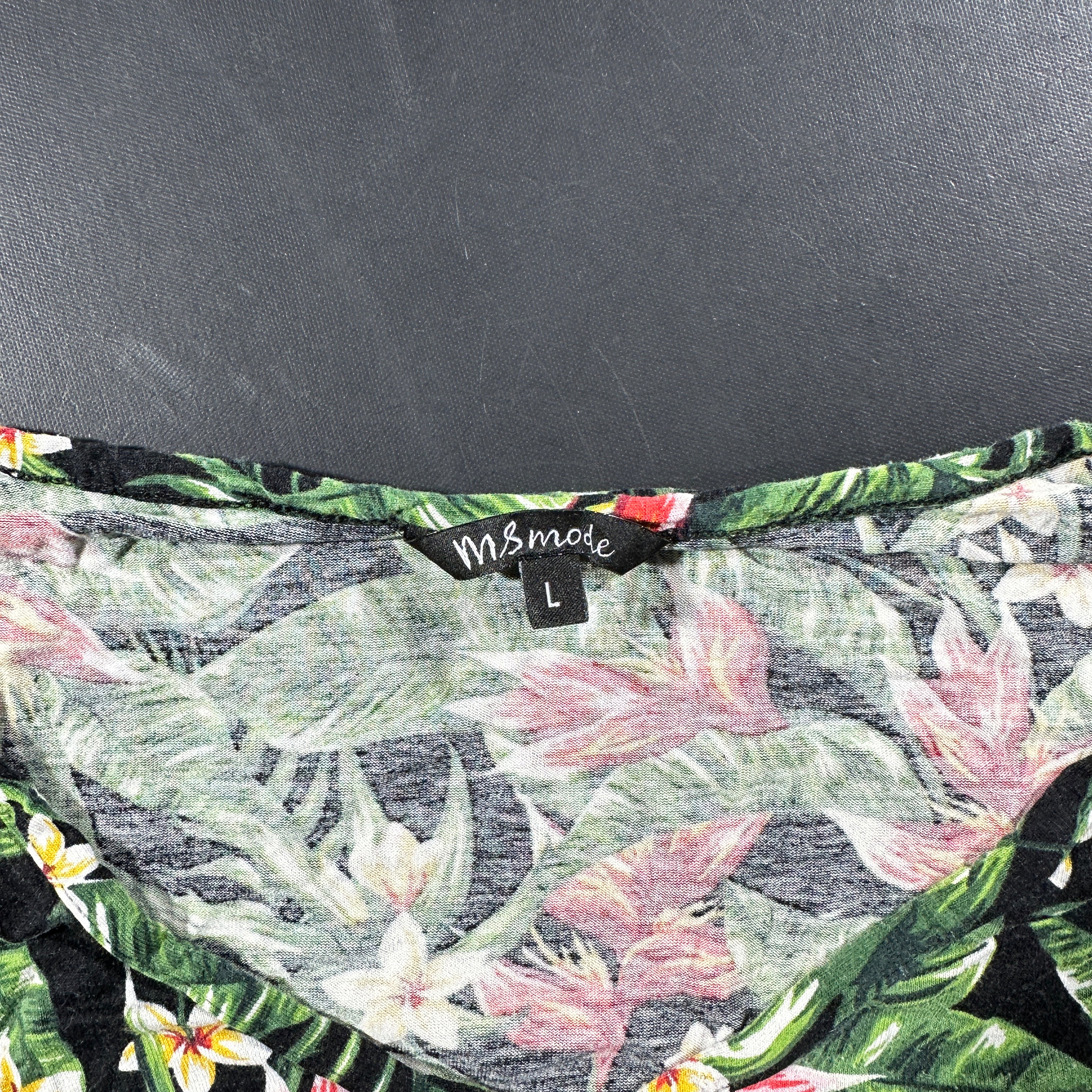 T-shirt - Multicolored - Size L