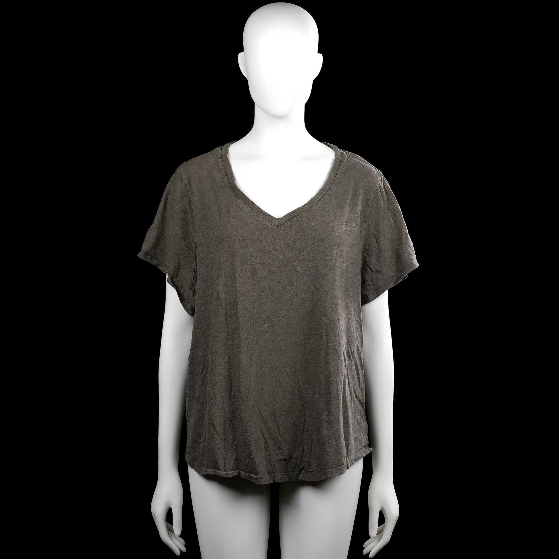 Old navy - T-shirt - Charcoal - Size XXL - Charcoal solid top with a V-neckline and short sleeves. Straight hem with plain sleeve cuffs.