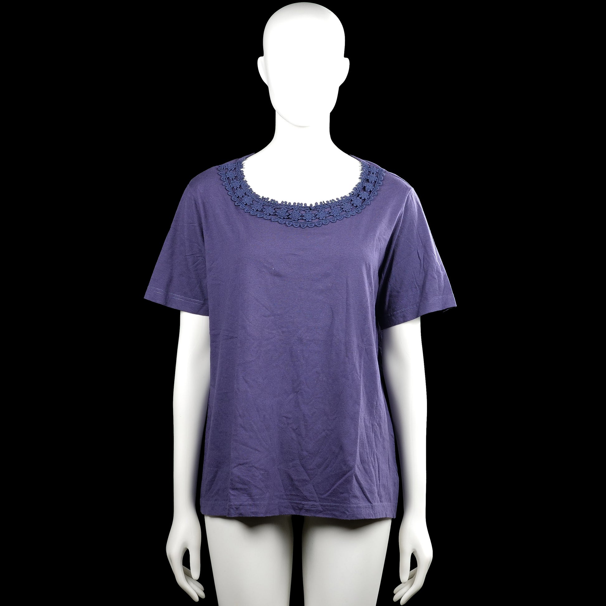 T-shirt - Purple - Size 44 - Purple solid top with a scoop neckline featuring lace trim. Short sleeves with plain cuffs and a straight hem.
