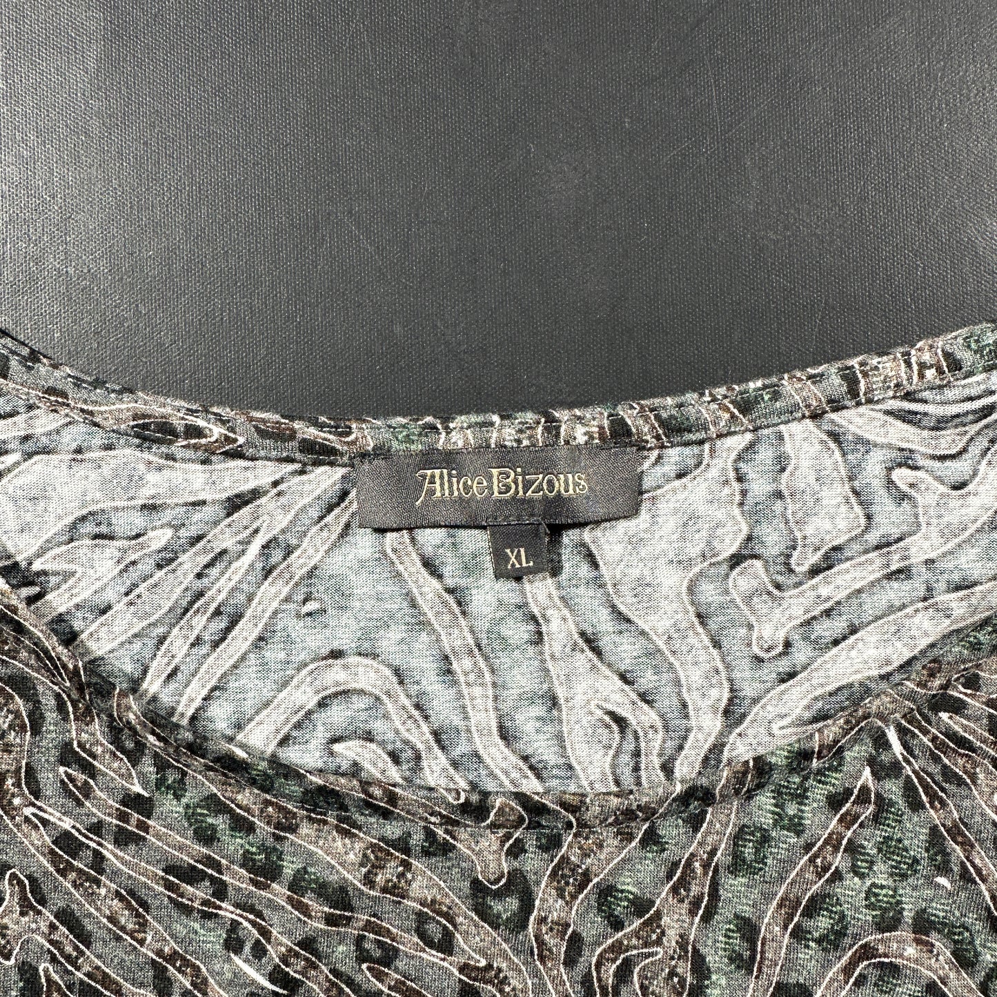 T-shirt - Gray & Forest Green - Size XL