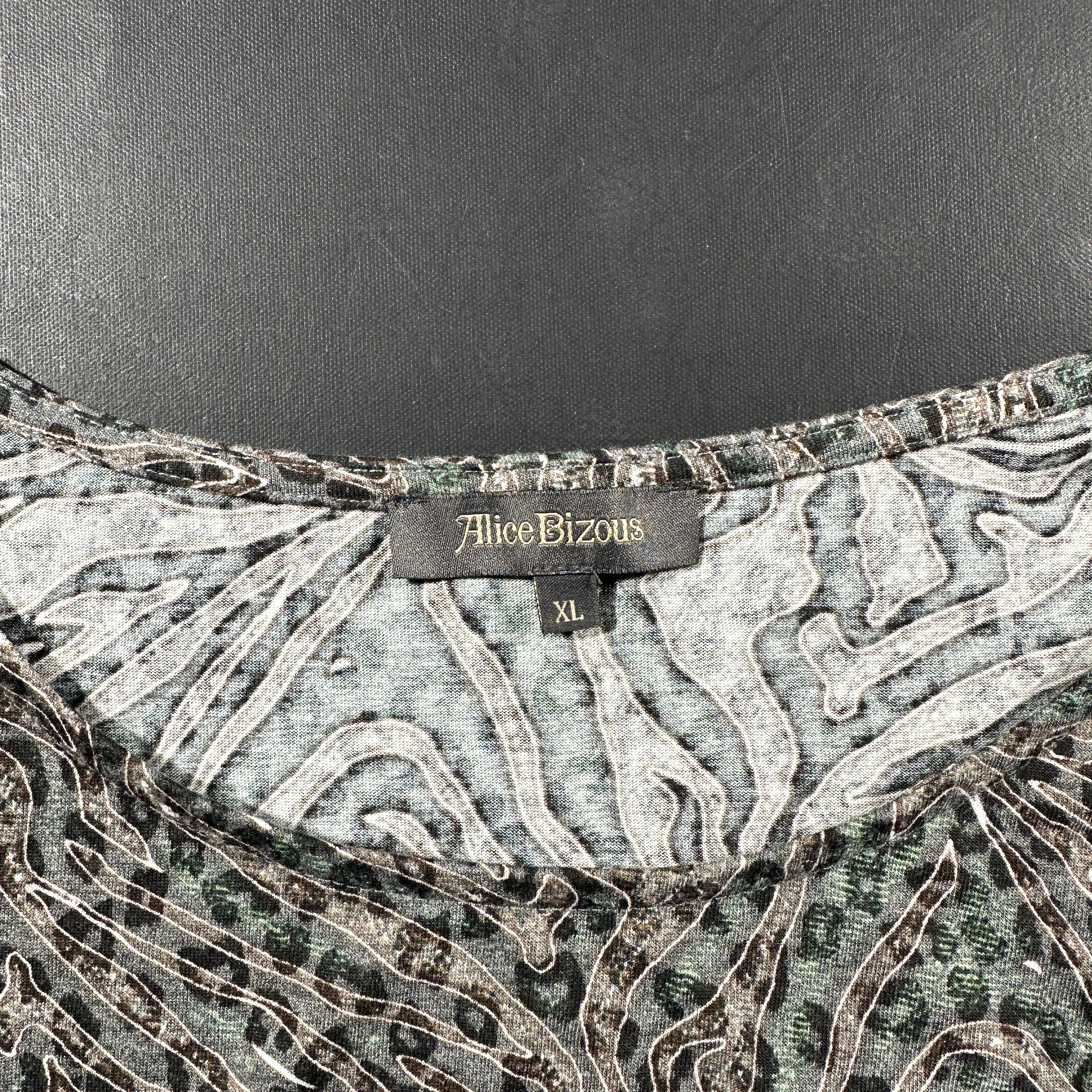 T-shirt - Gray & Forest Green - Size XL