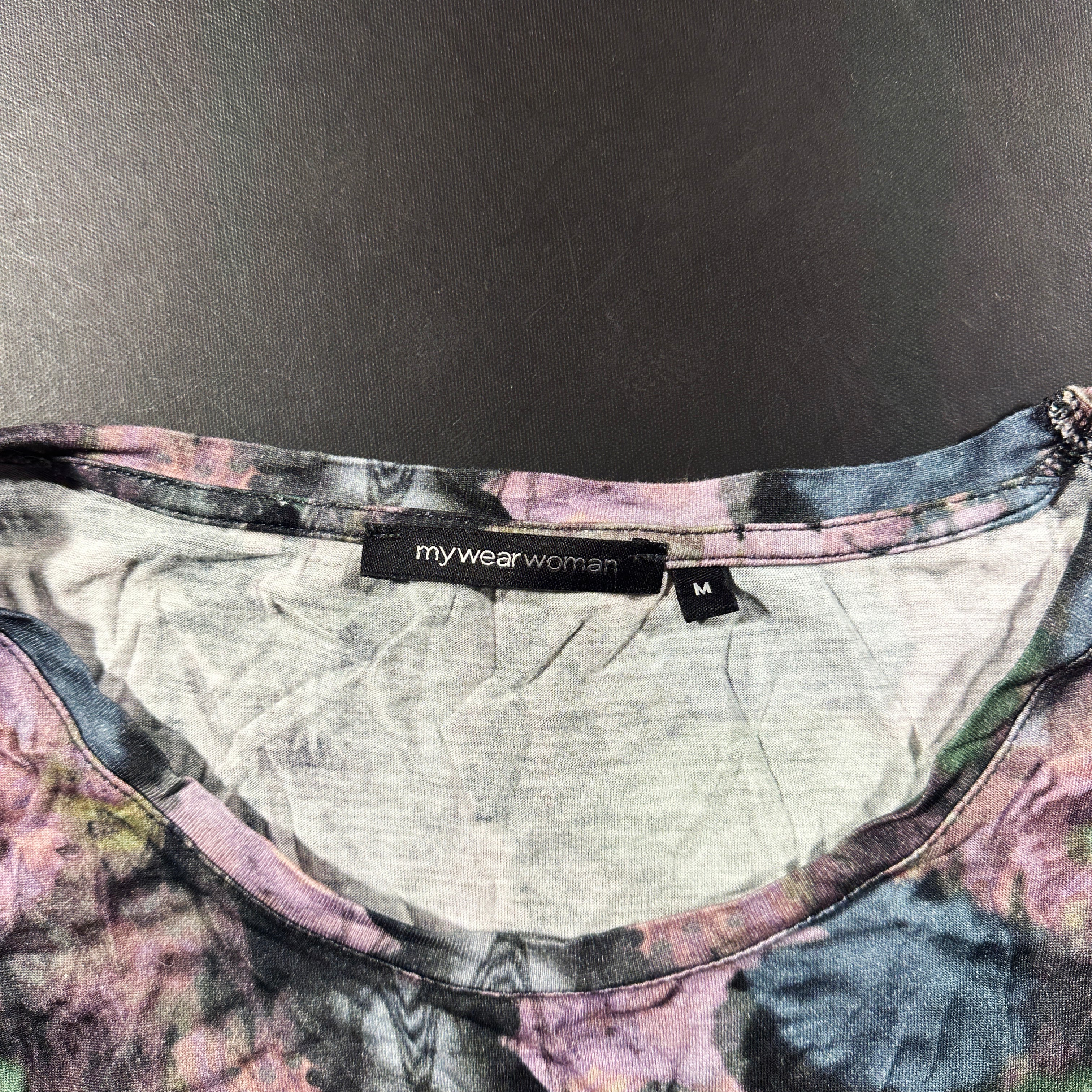 T-shirt - Purple & Black - Size M