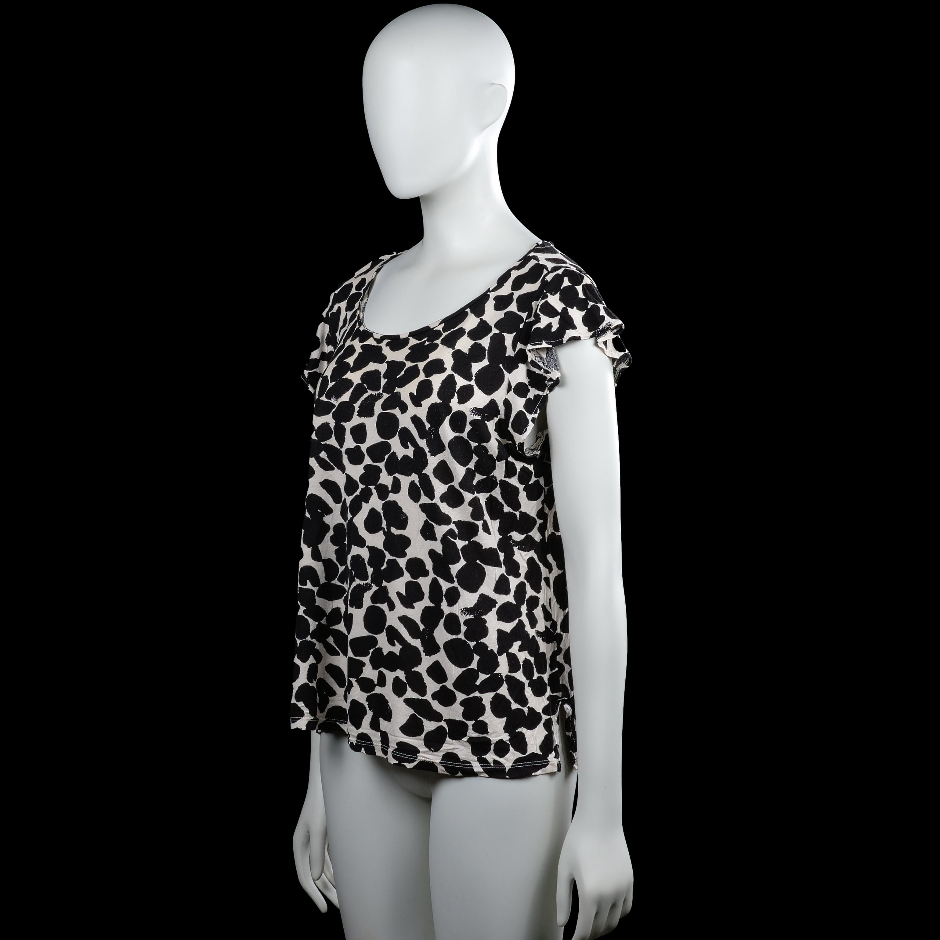 T-shirt - White & Black - Size M