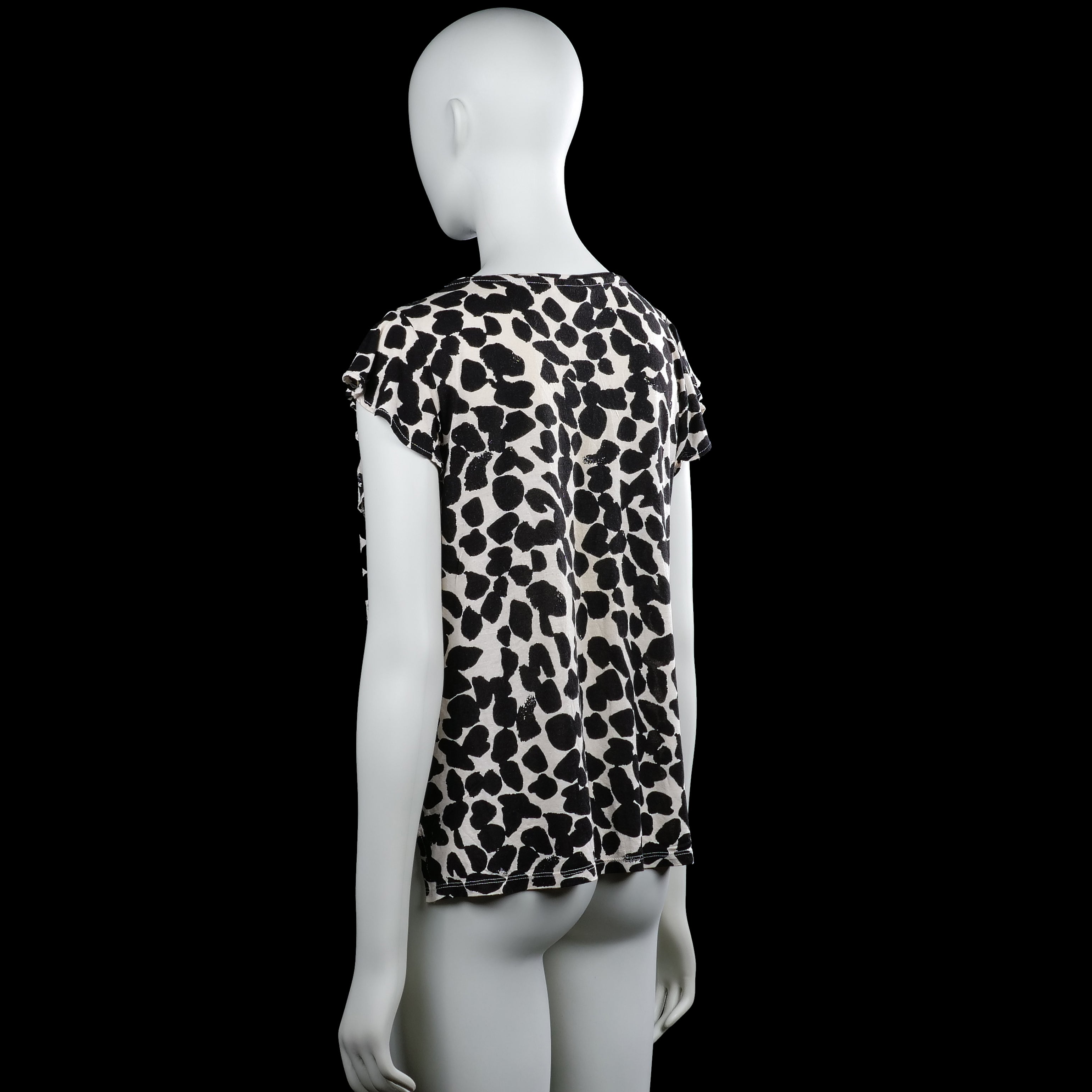T-shirt - White & Black - Size M