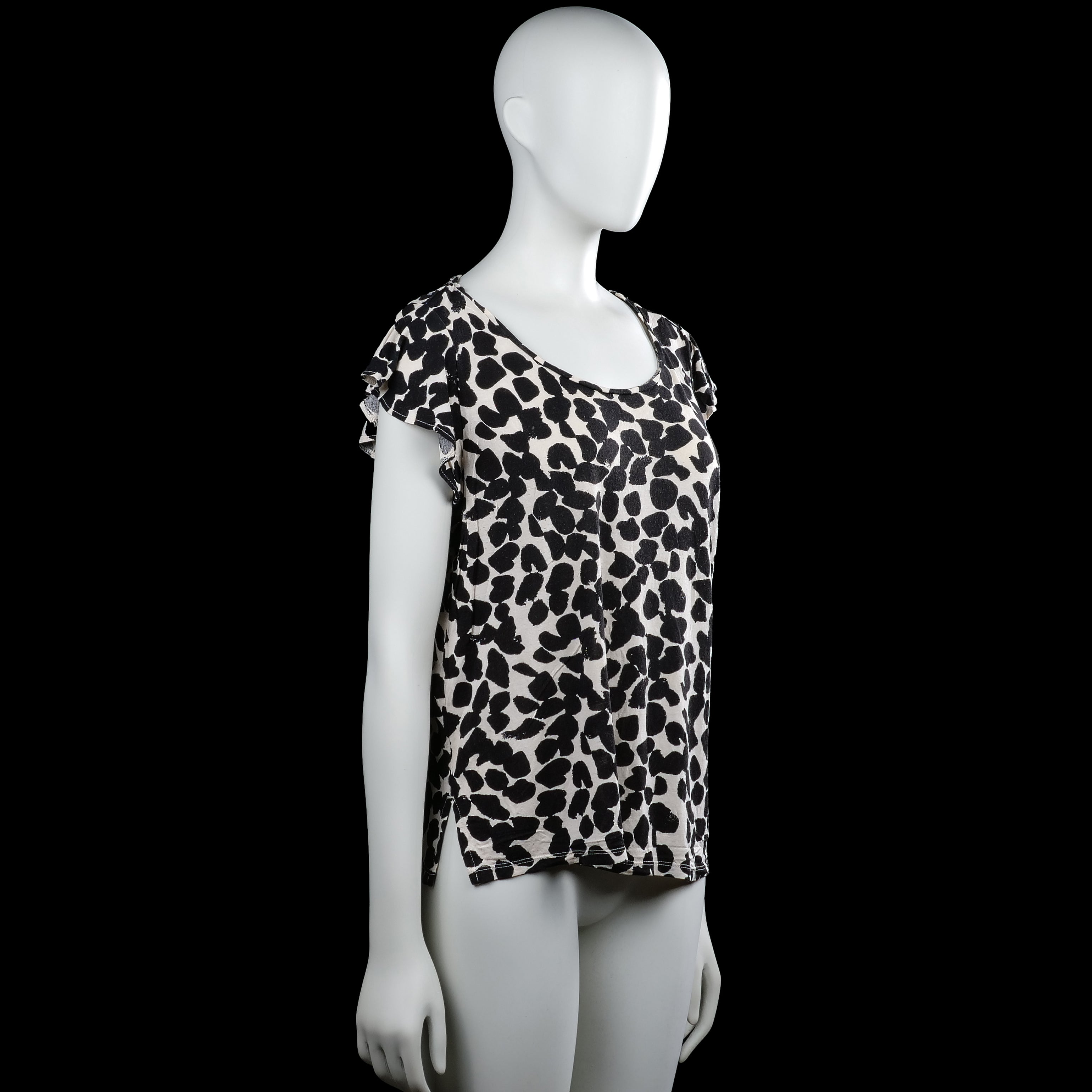 T-shirt - White & Black - Size M