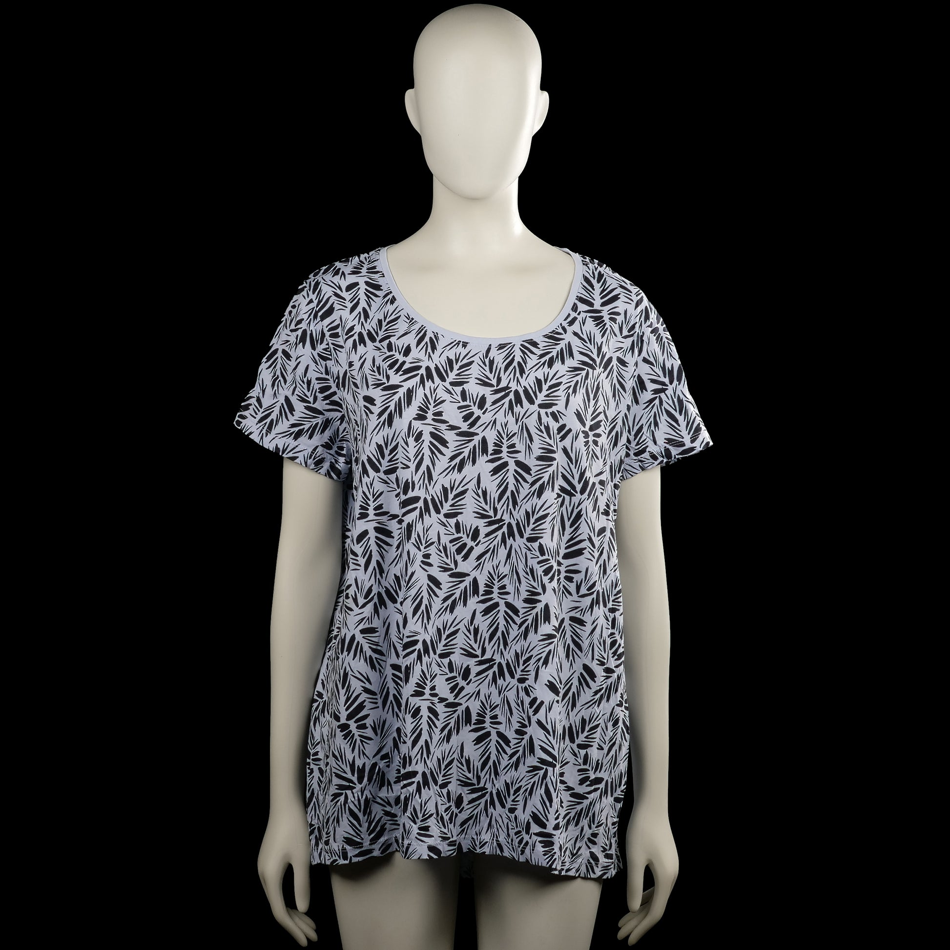 C&A - T-shirt - Light Gray & Black - Size XL - Light gray top with an all-over black leaf print and a scoop neckline. Features short sleeves with plain cuffs and a straight hem.